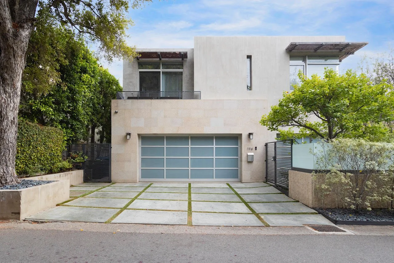 196 S Canyon View Drive, Los Angeles, California 90049