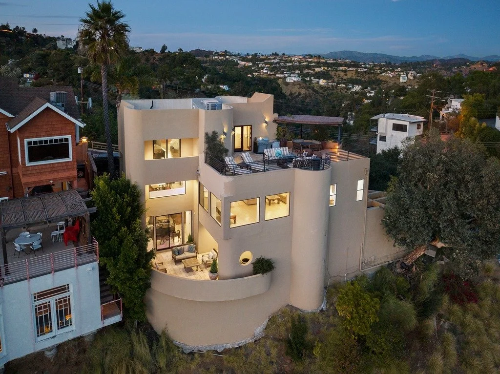 8430 Grand View Dr, Los Angeles, CA 90046