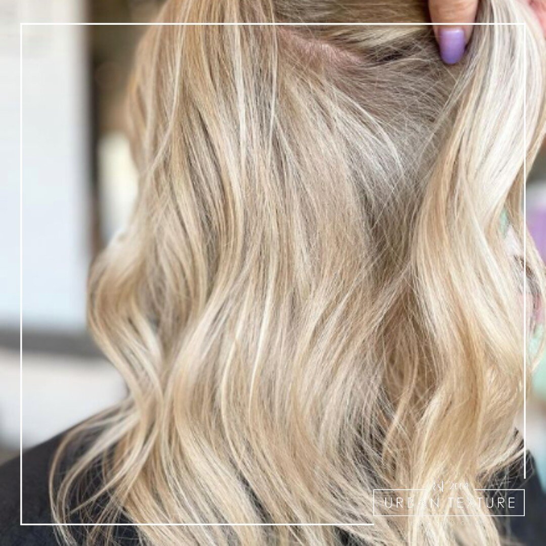 ☀️ The sun is officially shining! ☀️ ⁠
⁠
If you're seeing this, this is your sign to book that hair appointment you've been thinking about! Spring is here, which means summer is around the corner, it's time to brighten things up! ⁠
⁠
⁠
⁠Call the stud