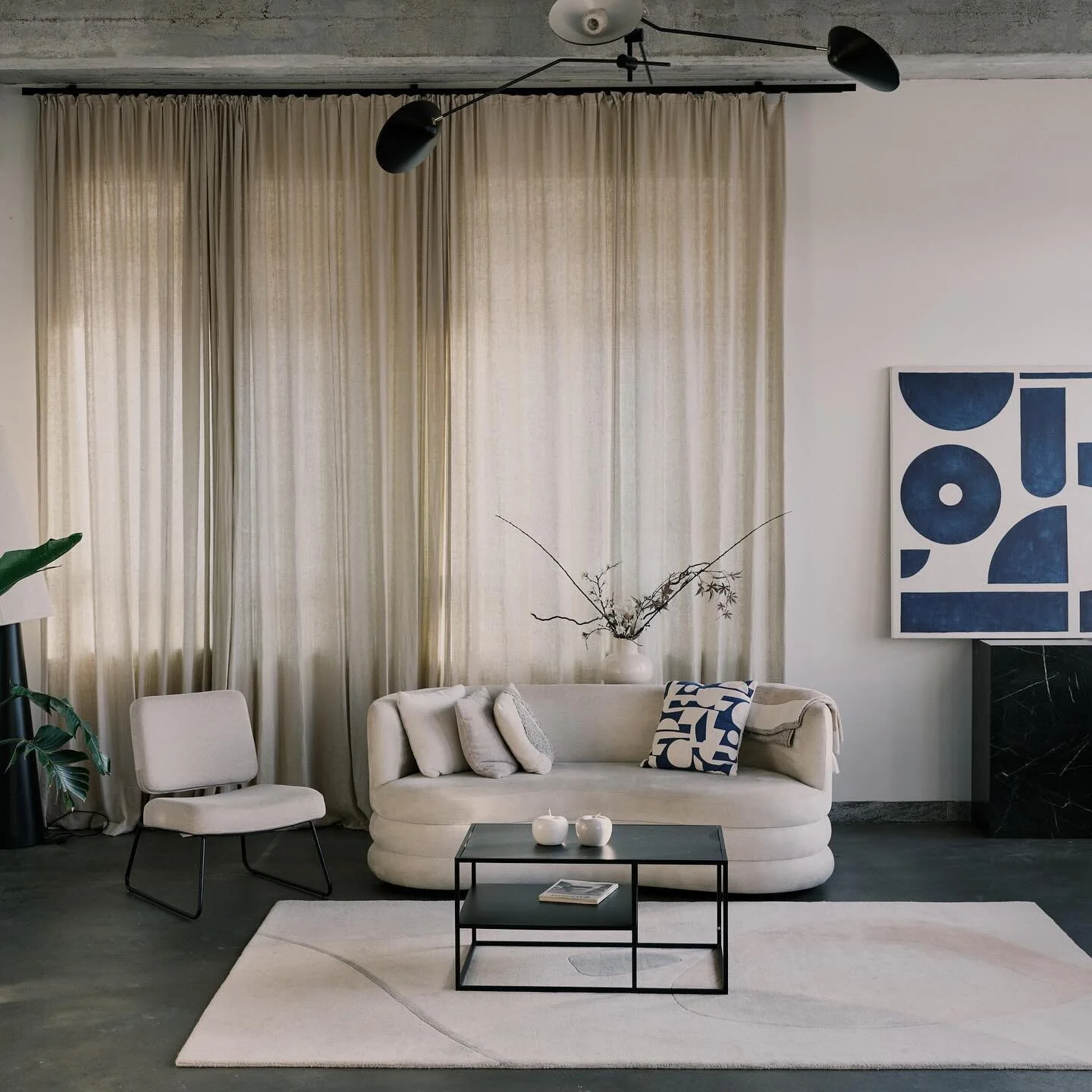 Let&rsquo;s create ✨

In our Soho Studio you will create the best results &ndash; promised 🤞🏻

#Loftstudio14c #Loftstudio #Loft #Fotostudio #Mietstudio #Rentalstudio #Photoproduction #Fotoshooting #Videoproduction #Locationscouting #Tageslichts