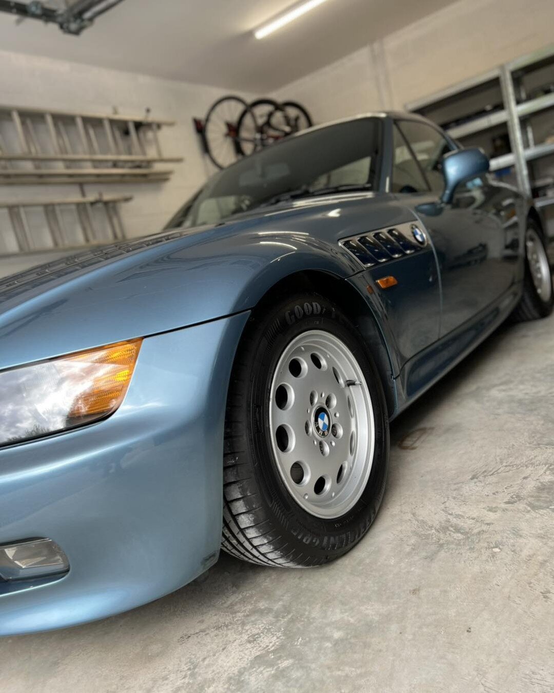 A rare import that needed some TLC and Ceramic Coatings.

Paint revived and now locked in. 

#bmw #bmwz3 #paintcorrection #carboncollective #ceramiccoating #detailing #paignton #torquay #brixham #exeter