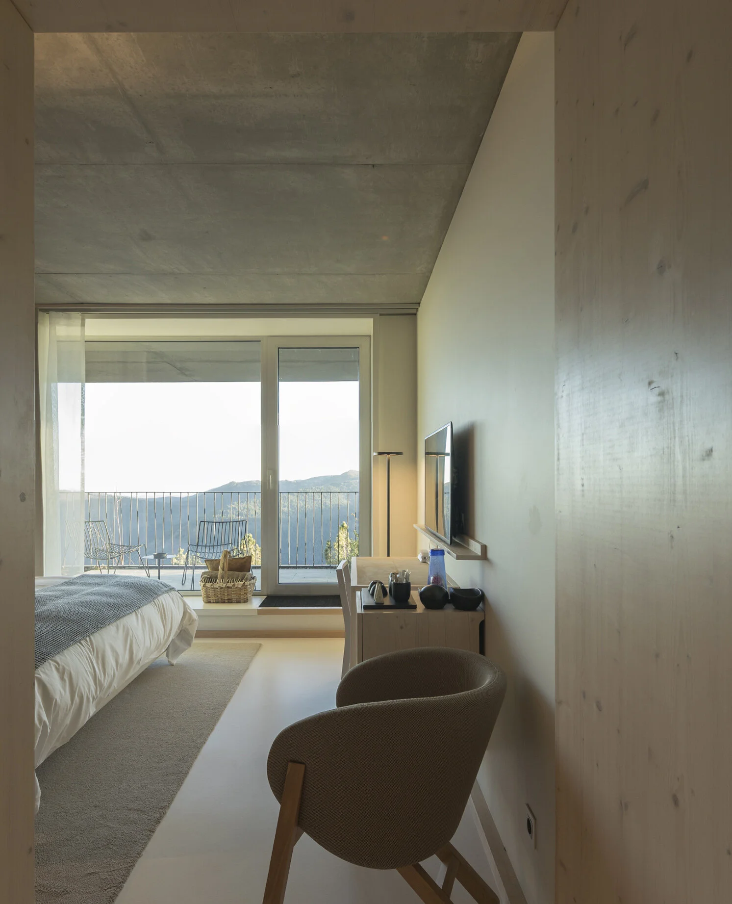 Burelhotel_420-2.jpg