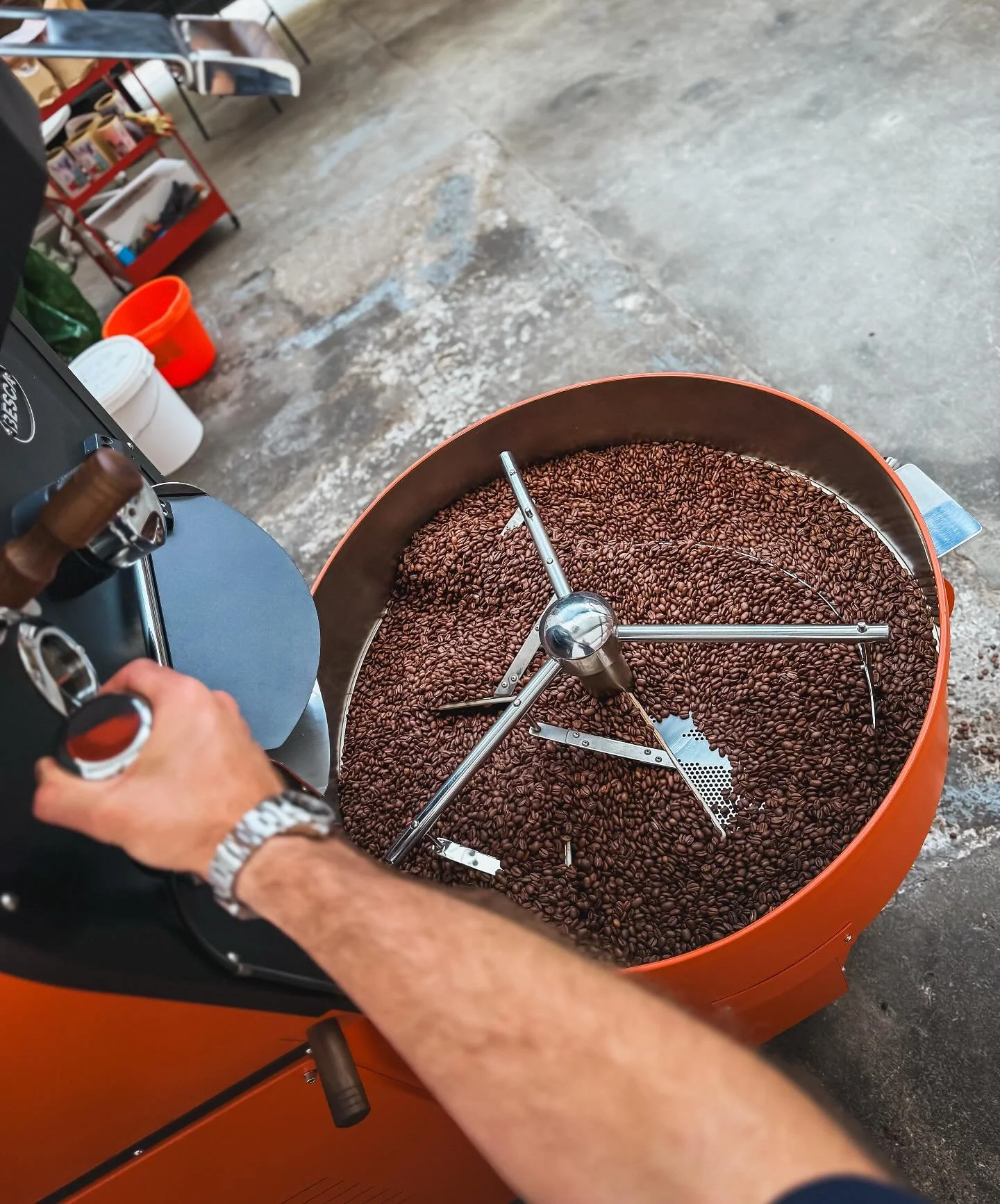 We got new beans. But let me give you a little anecdote.

When I woke up this morning I had a cup of tea, earl grey. And oh boy, it was great, floral, delicate, loved it. I&rsquo;ve been trying to skip my morning coffee, I can put them away like no o
