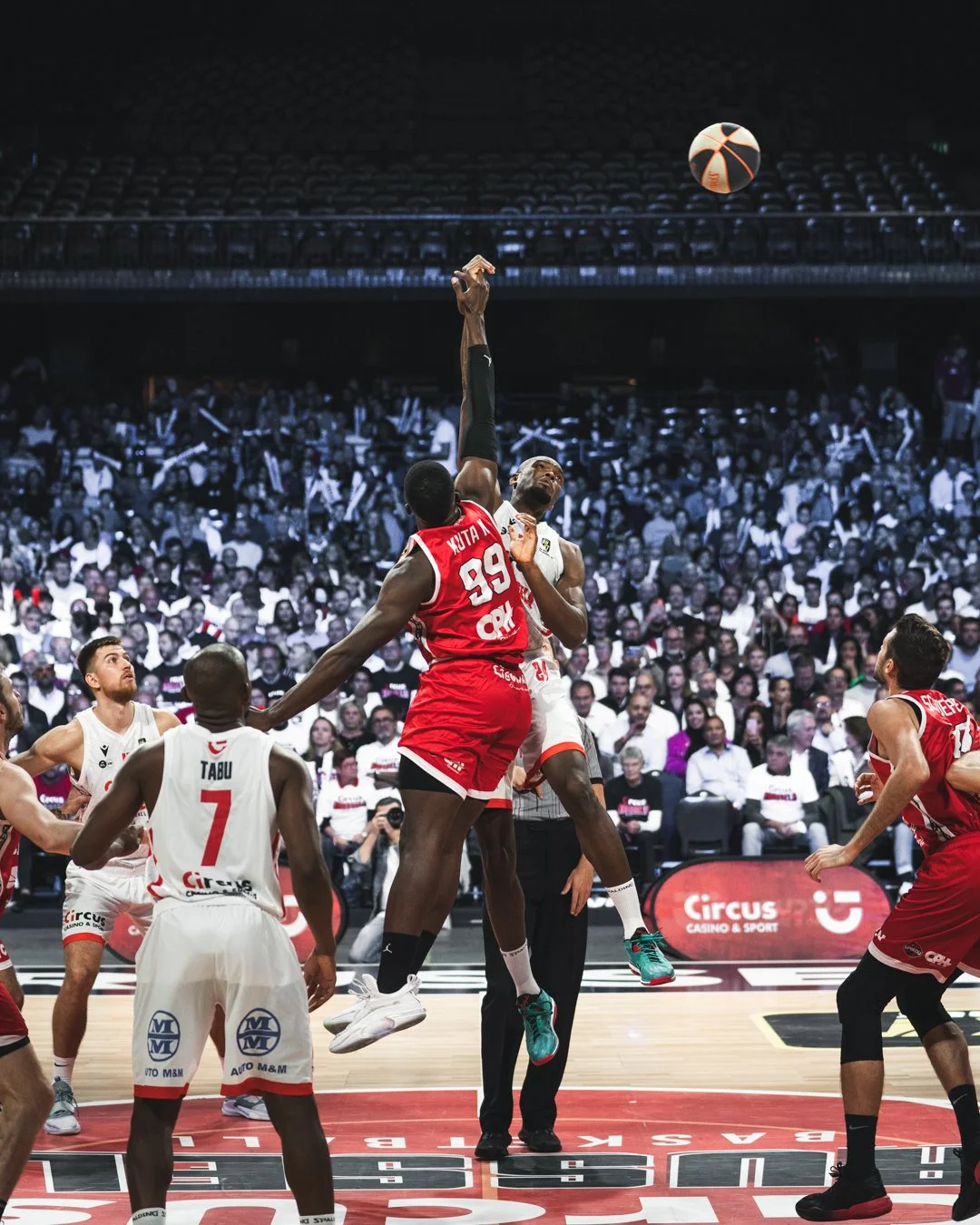 PHOTOS — CIRCUS BRUSSELS BASKETBALL