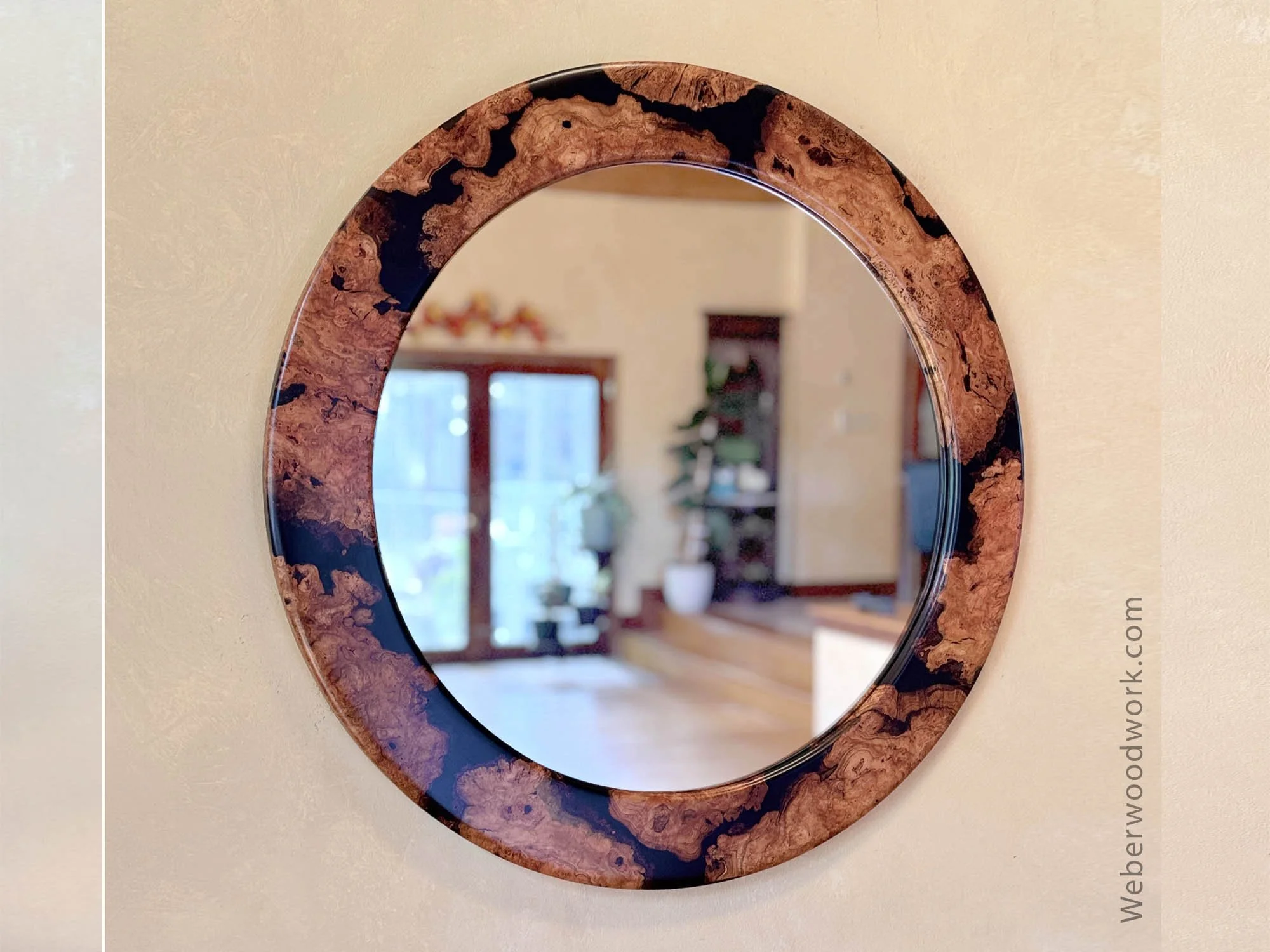 roundMirrorC2.jpg