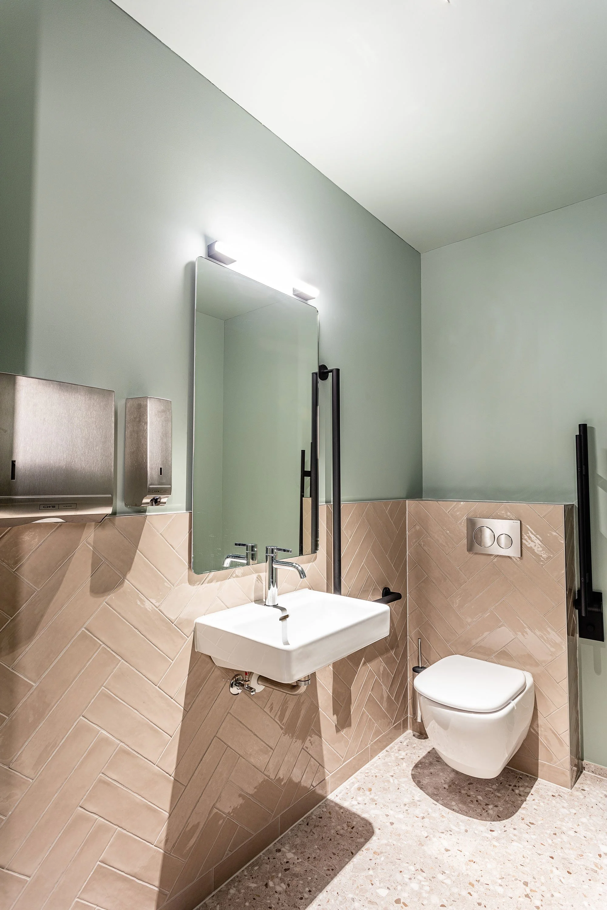 cafedesign-innenarchitektur-zürich-gastronomie-gastraum-le petit marais-nasszelle-wc.jpg