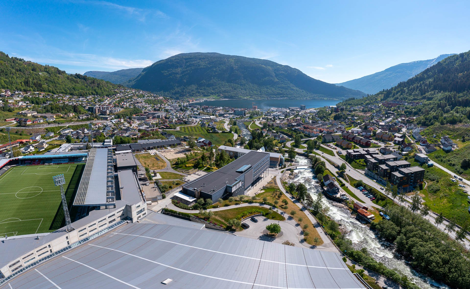 FalkeblikkAS - 20210531 Utebilder HVL Campus Sogndal M2P_0873-Pano_WEB.jpg