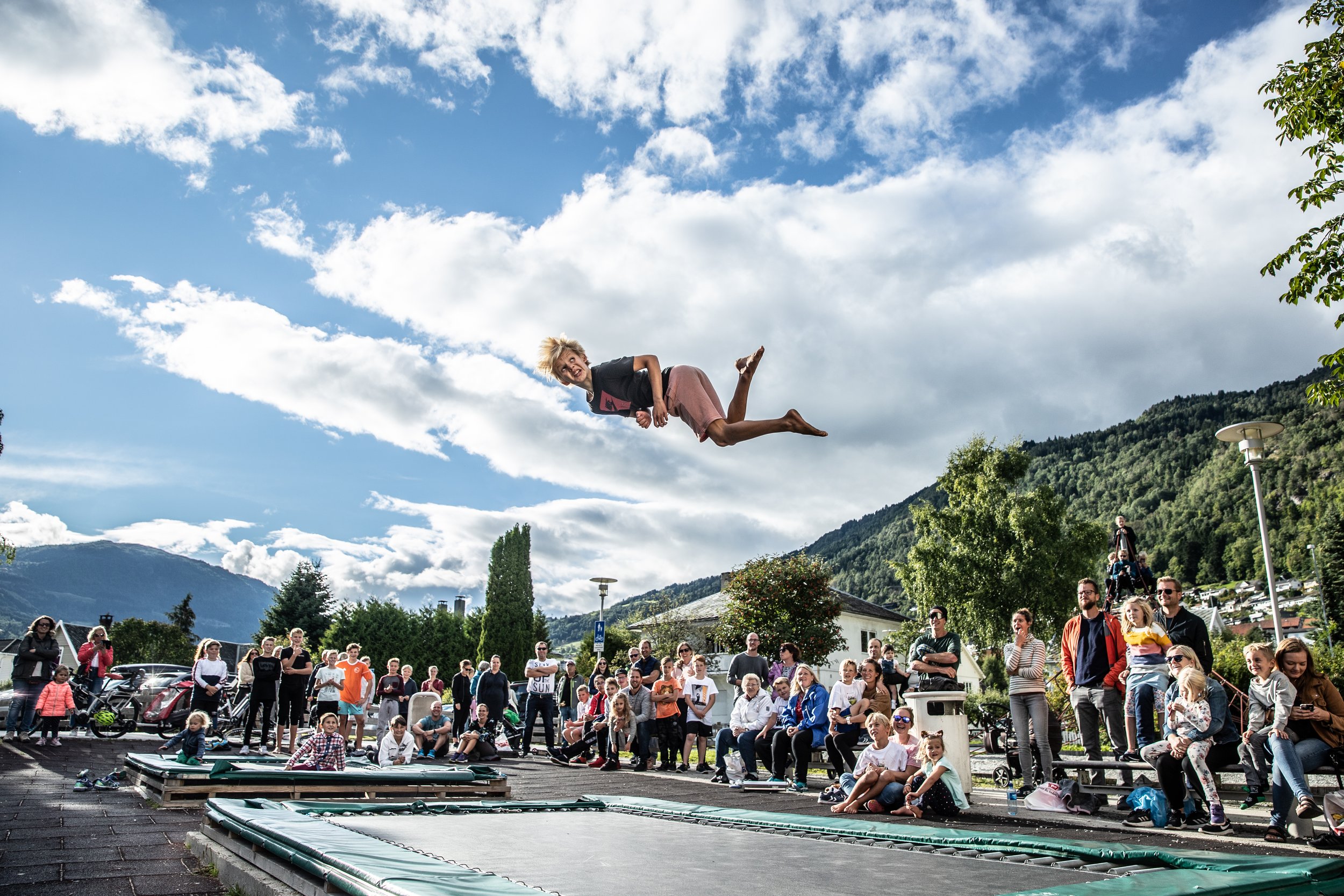 Håvard Nesbø - Trampoline.JPG