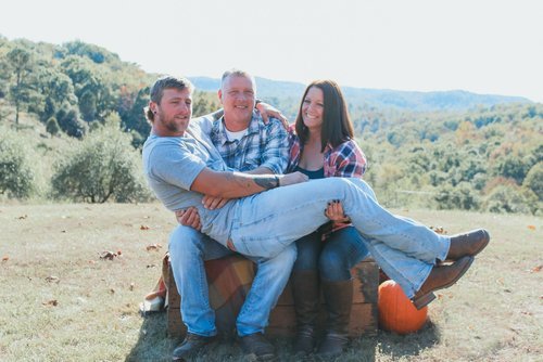 Parkersburg, West Virginia, Smoke Shop, Vape, CBD, D8, Delta 8, Liquor, Beer, Wine, ATM, Bitcoin, Glass, Pipes, Tobacco