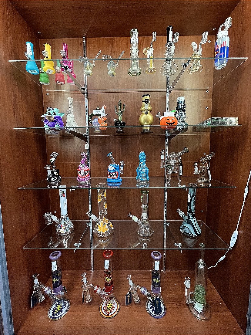 Glass bongs, bubblers, silicone pipes, water pipe, dab rigs at Smoker Friendly in Morgantown, West Virginia.