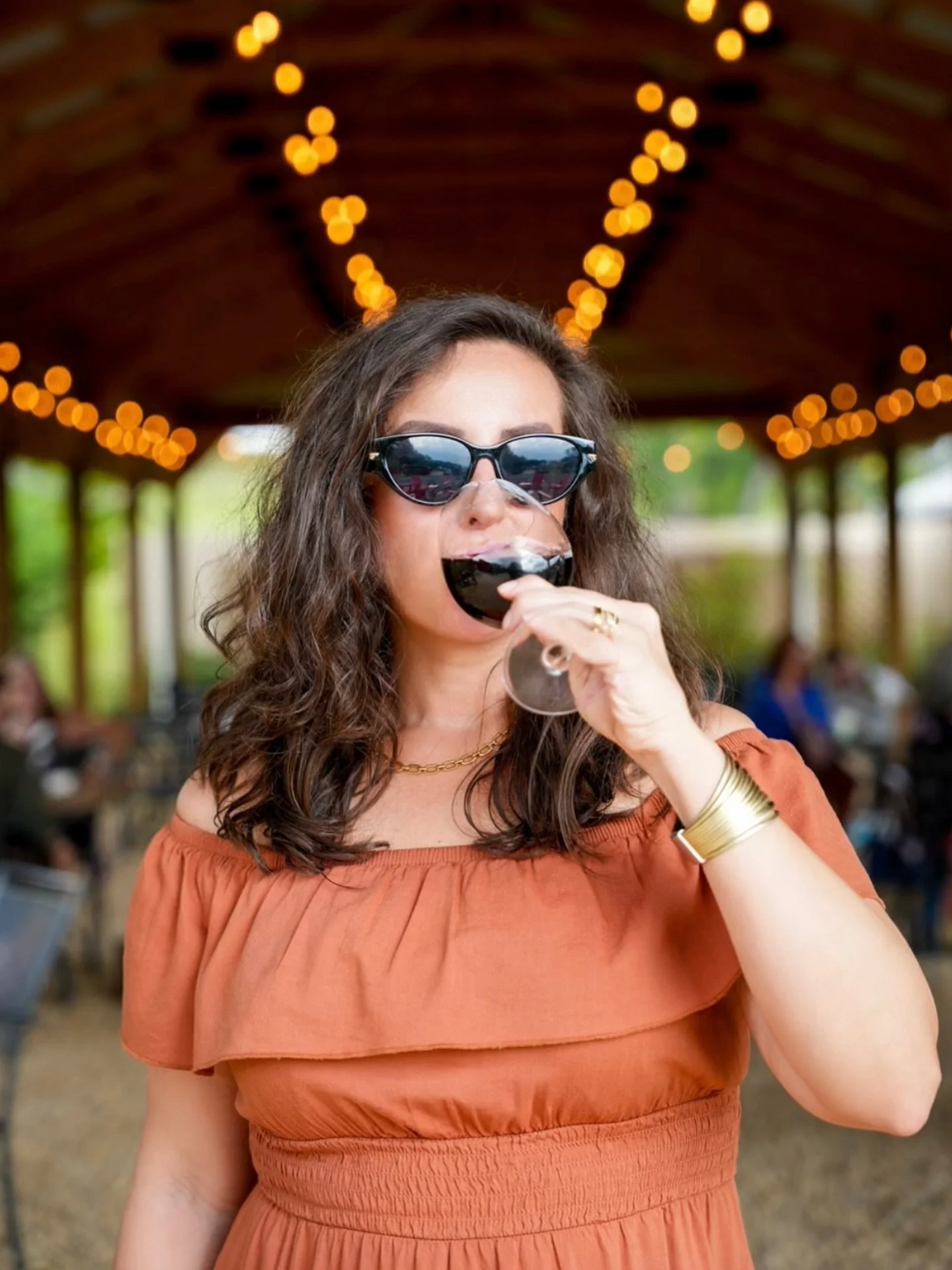 Come sip on a perfect red for fall, and enjoy live music from 2-5:30pm under our covered patio! We&rsquo;re open until 7:30 for Sunset Saturdays.

Plan your visit on our website: valleyroadwines.com

#VAwine #Nelson151 #MonticelloWineTrail