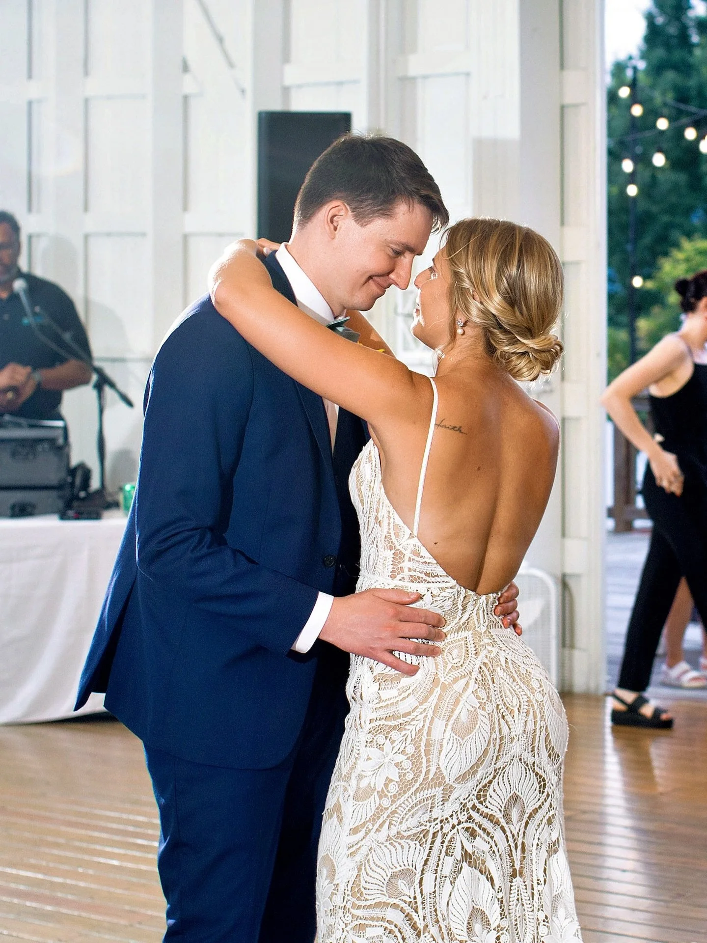 Wedding season is just around the corner! With vineyard and mountain views, we think our venue is a beautiful wedding venue all year round. Reach out and see if we can help host your perfect day! ✨

📸 Photographer: George Street Photo &amp; Video
Fa