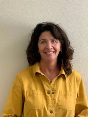 Laura Joelson_Headshot_2021 .jpg