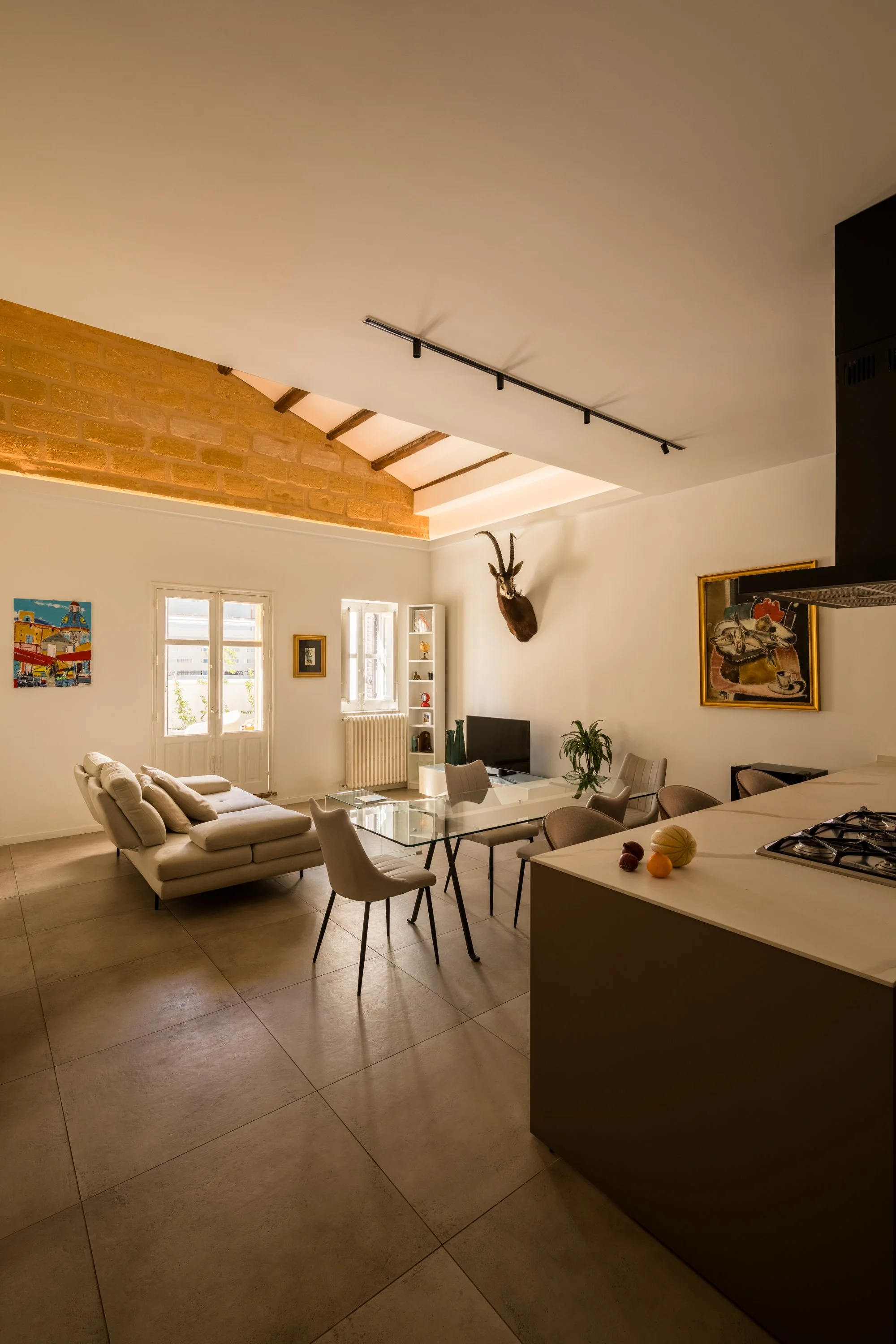 ristrutturazione-appartamento-storico-open-space-cucina-led-palermo.jpg