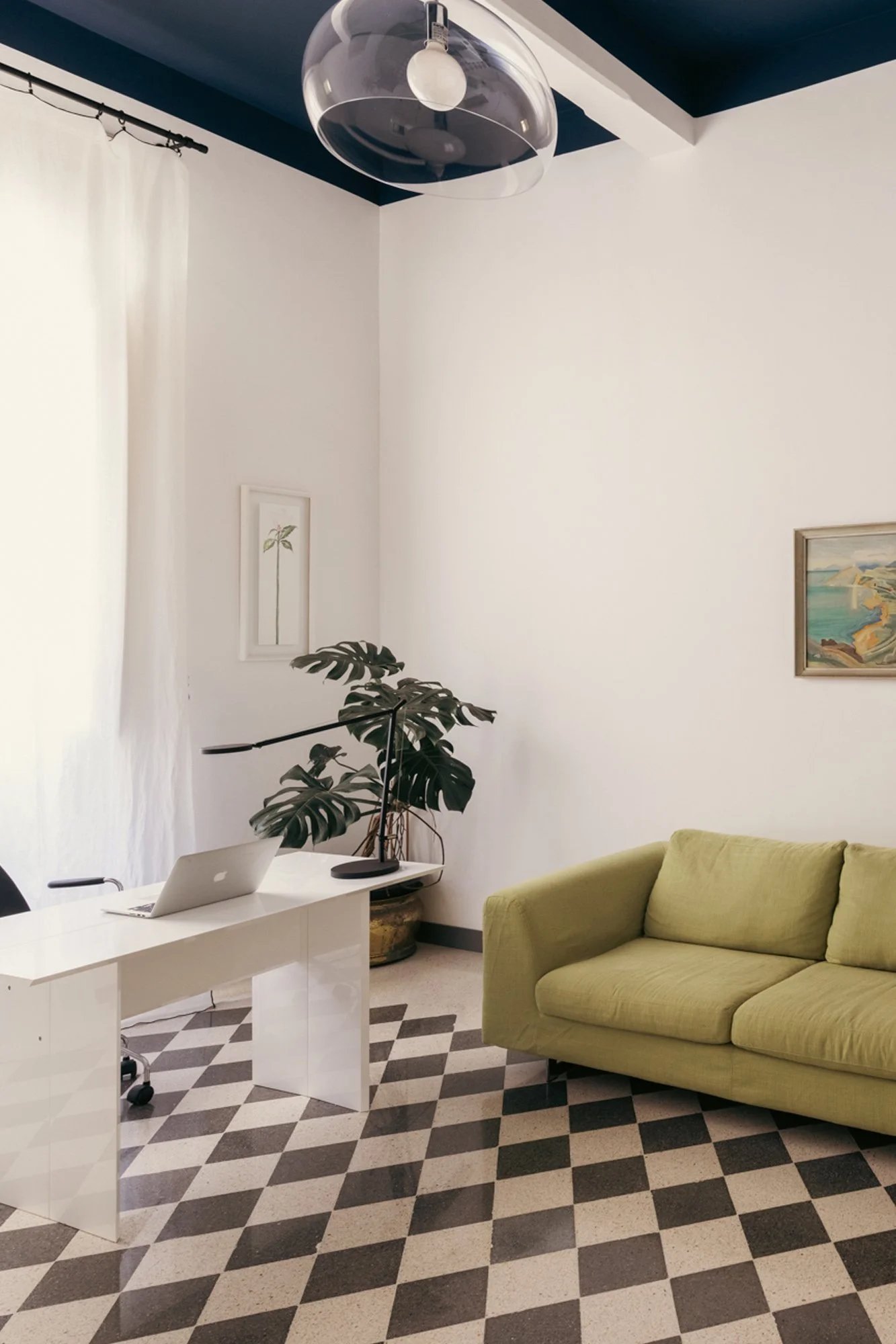 Pavimento a scacchi dell'appartamento a Palermo restaurato da FDR architetto.