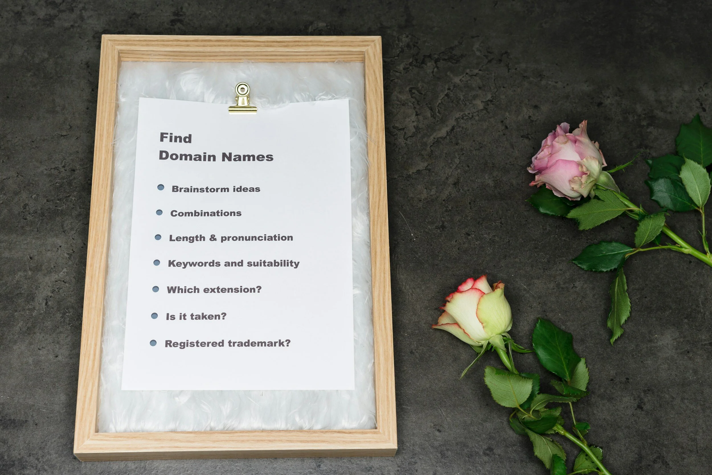 Comment Choisir un Nom de Domaine Efficace pour Votre Site Web