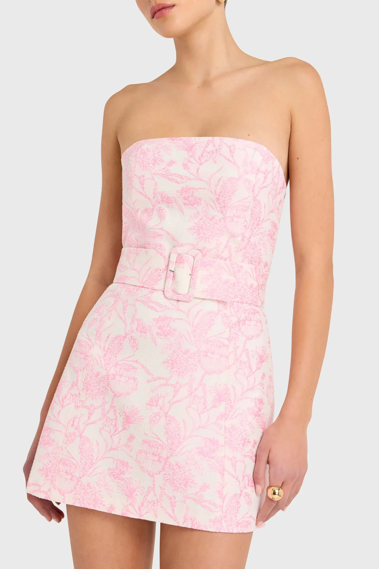 TB-21288_FAE_DRESS_TOILE_BROCADE_SHOCKING_PINK_DETAIL.webp