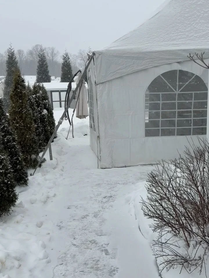 Remember when you said &ldquo;let&rsquo;s just have a few people over&rdquo;&hellip; and suddenly it&rsquo;s a fully tented Super Bowl experience. We love to see it. 🏈
.
.
.
#casualvibes 
#justintimepgh
#superbowlsunday
#blackownedpgh 
#tentrentals