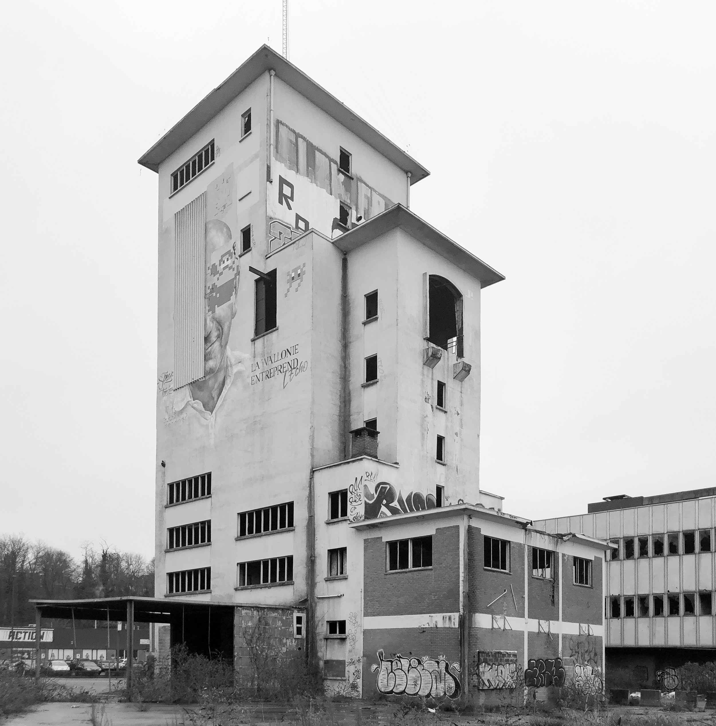 Abandoned Building.jpg