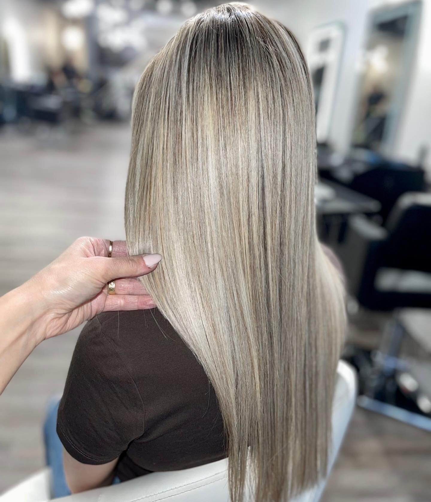 Color and Brazilian blow out by: @millie_and_maz 
 .
.
.
.
.
.
.
.
#hair #americansalon #framar #blondehair #modernsalon #redken #behindthechair #metrodetroit #saloncentric #hairtransformation #balayage #dearbornarea #ulta #redkenshadeseq #haircolor 
