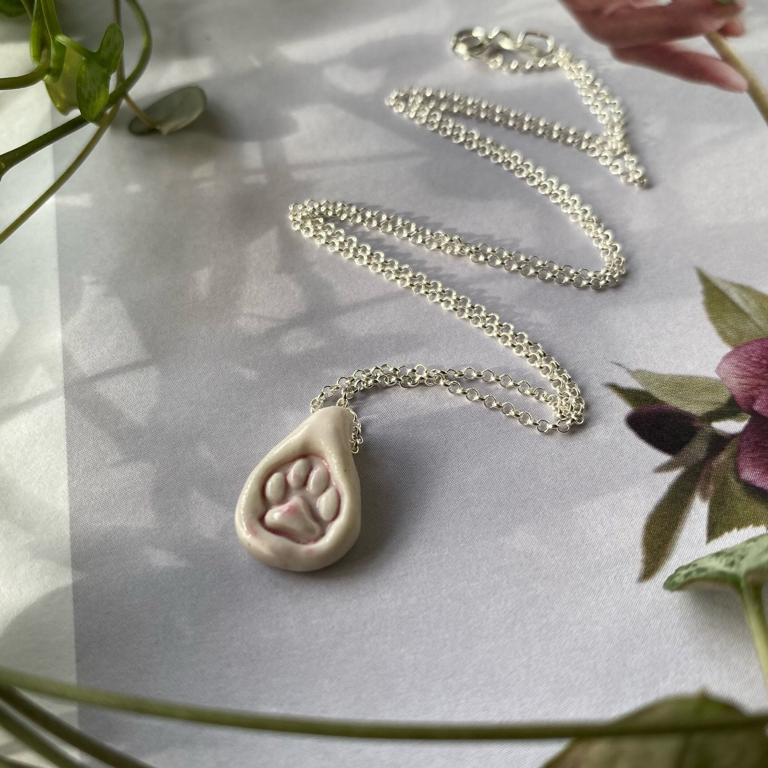 52FAE9A2-A8DB-4E1B-B161-271B0C29CCF5