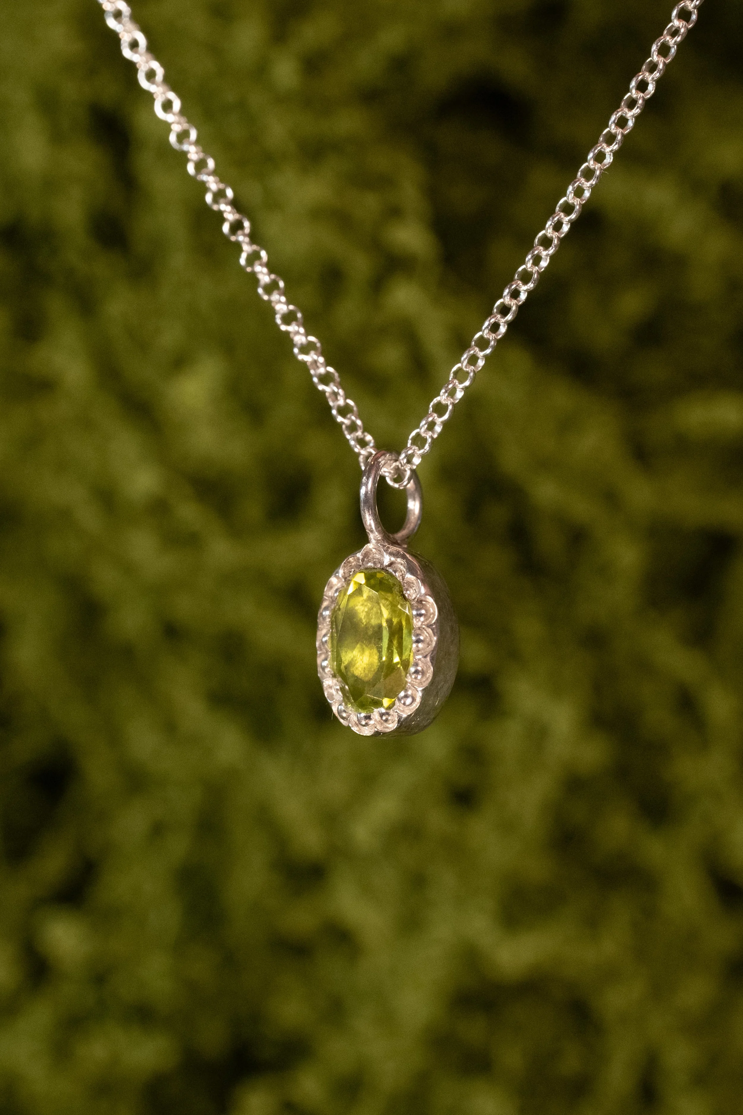 Peridot & Bow Necklace