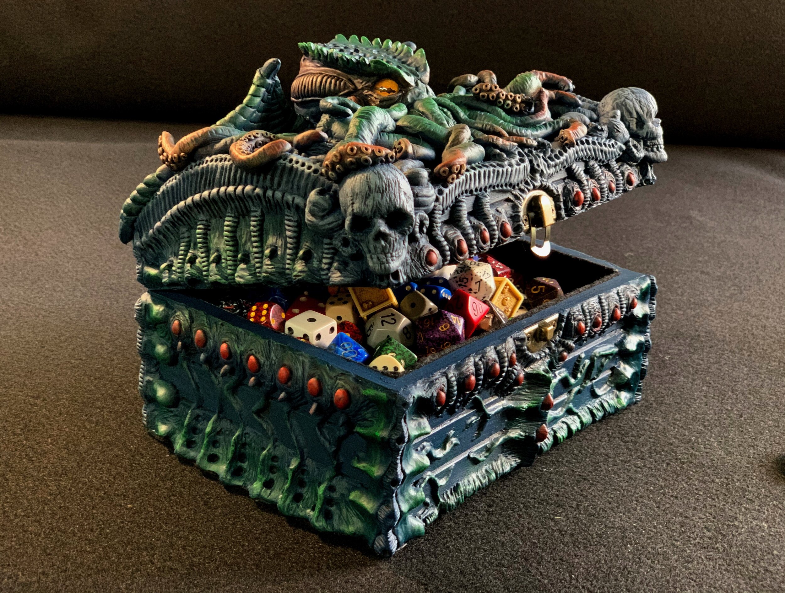 Cthulhus Dice Box open.jpeg