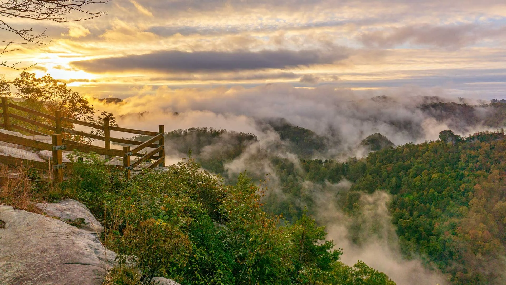 Park Information and Hours — Breaks Interstate Park