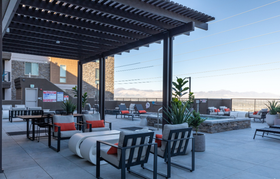 Rooftop Hot Tub l BBQ Area l Luxury Amenities l Point of View Apartments in Draper, Utah