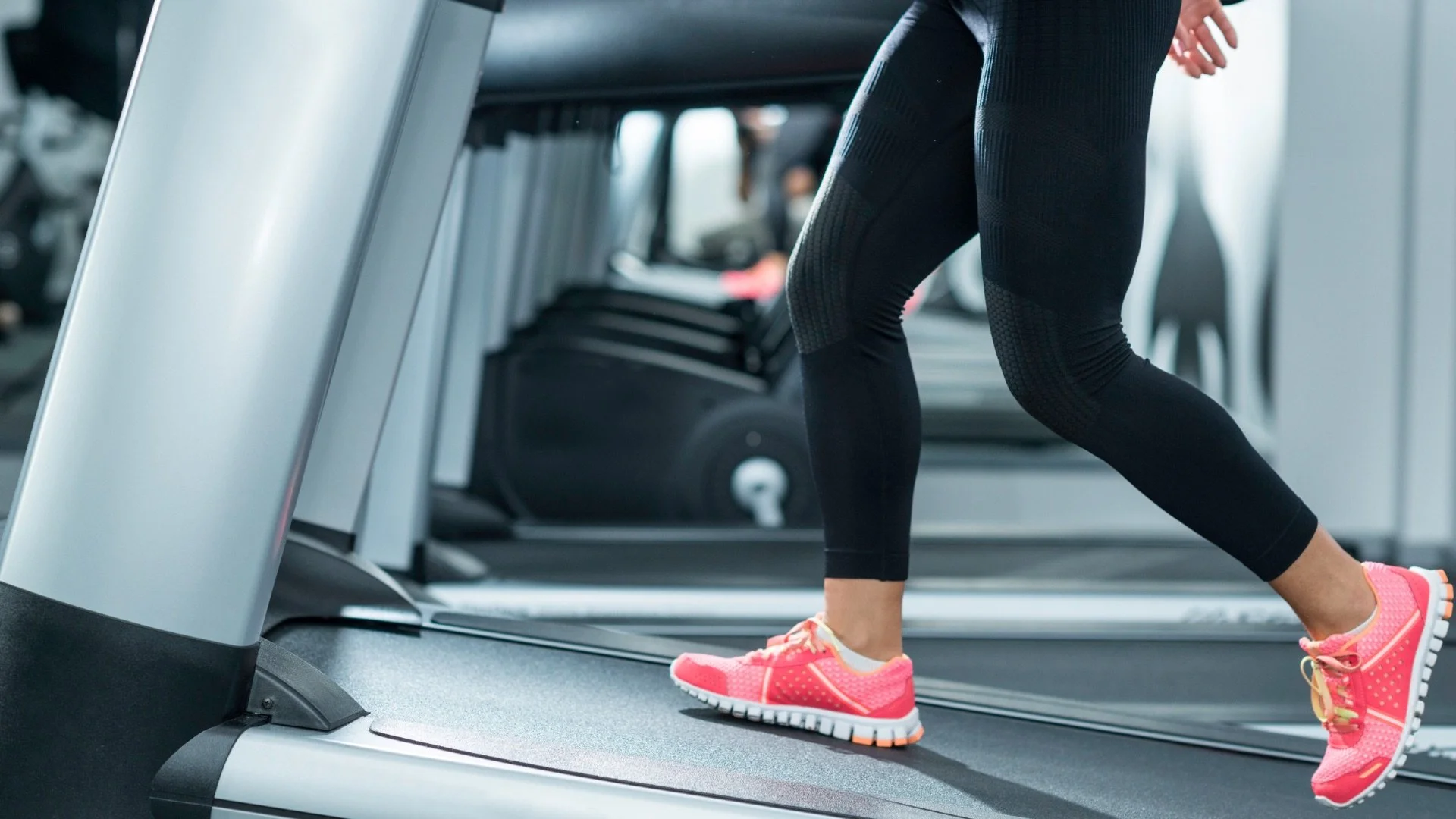 Does Treadmill Incline Walking Melt Your Body Fat?