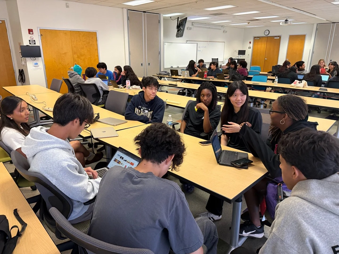 ✨ Senior Saturday #2: Progress in Motion! ✨

Our C5 Seniors spent the day diving deeper into planning for their future, from updating their Medallion Projects and working on college applications to reflecting on gratitude through our Threads of Grati