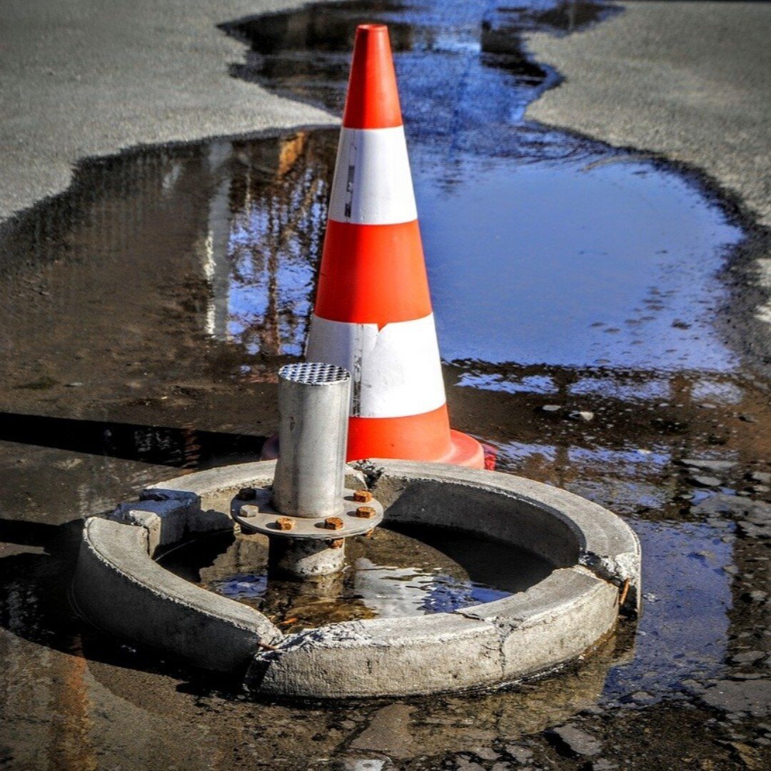 From burst pipes and flooding basements to leaks and backups, we will remove the water, mitigate losses, and then clean the area to prevent further damage and mold growth.
#waterdamage #waterdamagerestoration #commercialwaterrestoration #watercleanup