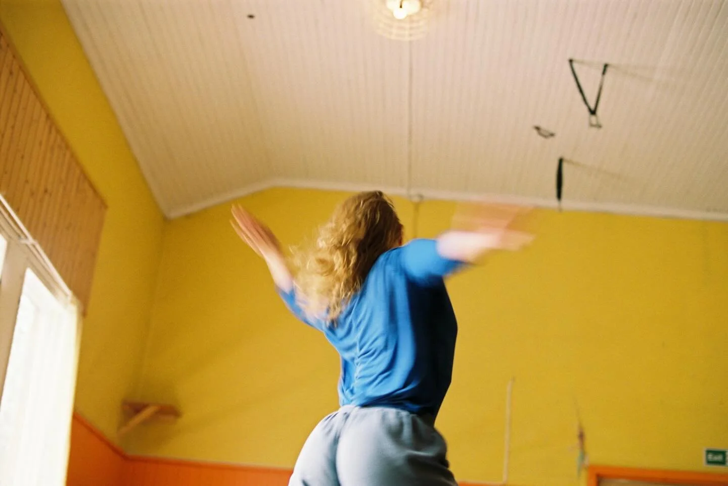 Thank you 2025. ⚡️

This year was an incredibly challenging yet also a deeply fulfilling year. I learned so much about myself and how I can be the one getting in my own way. A year of decisions, of growth, of trusting, of tiredness, of uncertainty, o