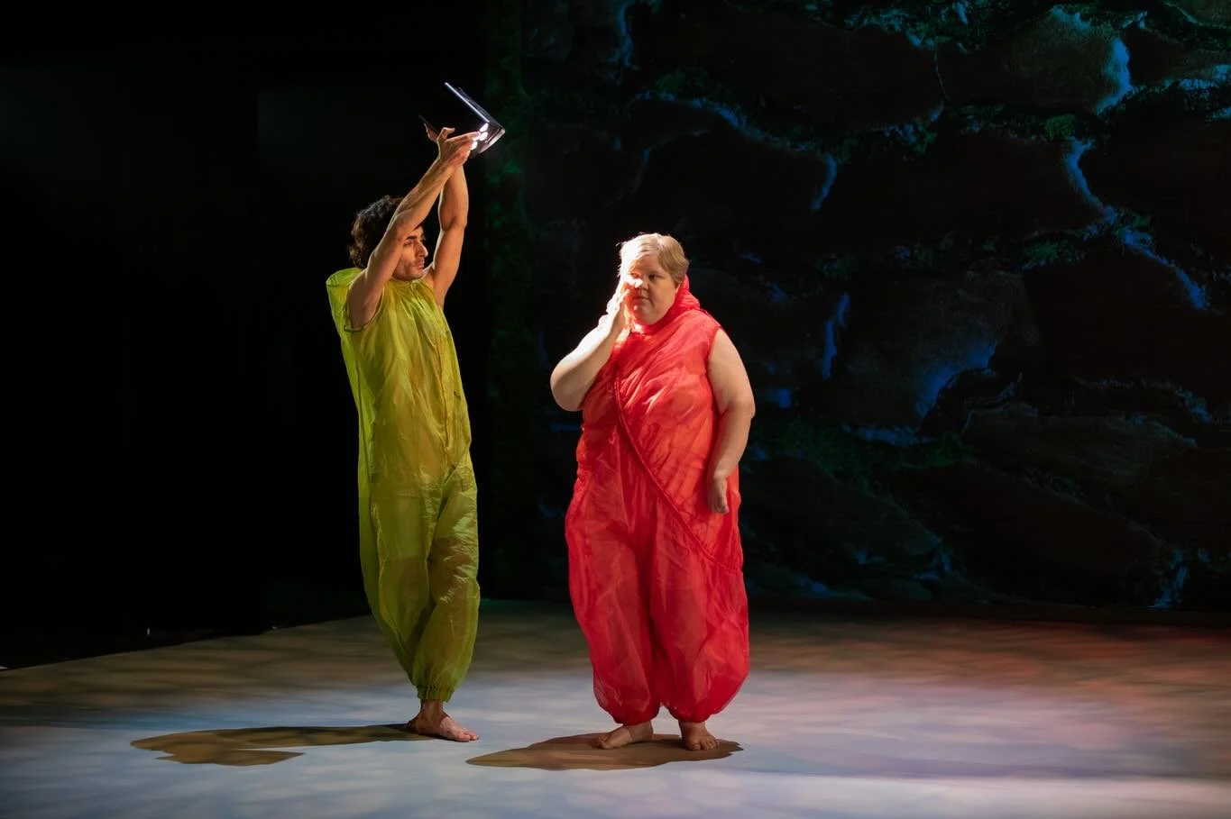 Viimeinen mahdollisuus n&auml;hd&auml; vaikuttava Orlando, oodi luonnolle -esitys Frenckelliss&auml; tiistaina 20.1. klo 13.00 💚

Esityksemme on ker&auml;nnyt paljon kiitosta sek&auml; kriitikoilta ett&auml; yleis&ouml;lt&auml;:

✨ &rdquo;H&auml;ik&