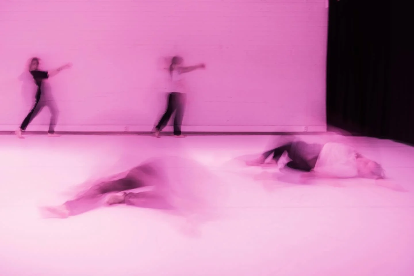 T&auml;n&auml;&auml;n jatkuu ihana WIMMA yhteis&ouml;tanssiryhm&auml; hetken tauon j&auml;lkeen! 🩷

Muutosten j&auml;lkeen olemme vihdoin saaneet yhteis&ouml;tanssiryhm&auml; WIMMA:n j&auml;rjestym&auml;&auml;n kahdeksan kertaa kev&auml;&auml;n ajal