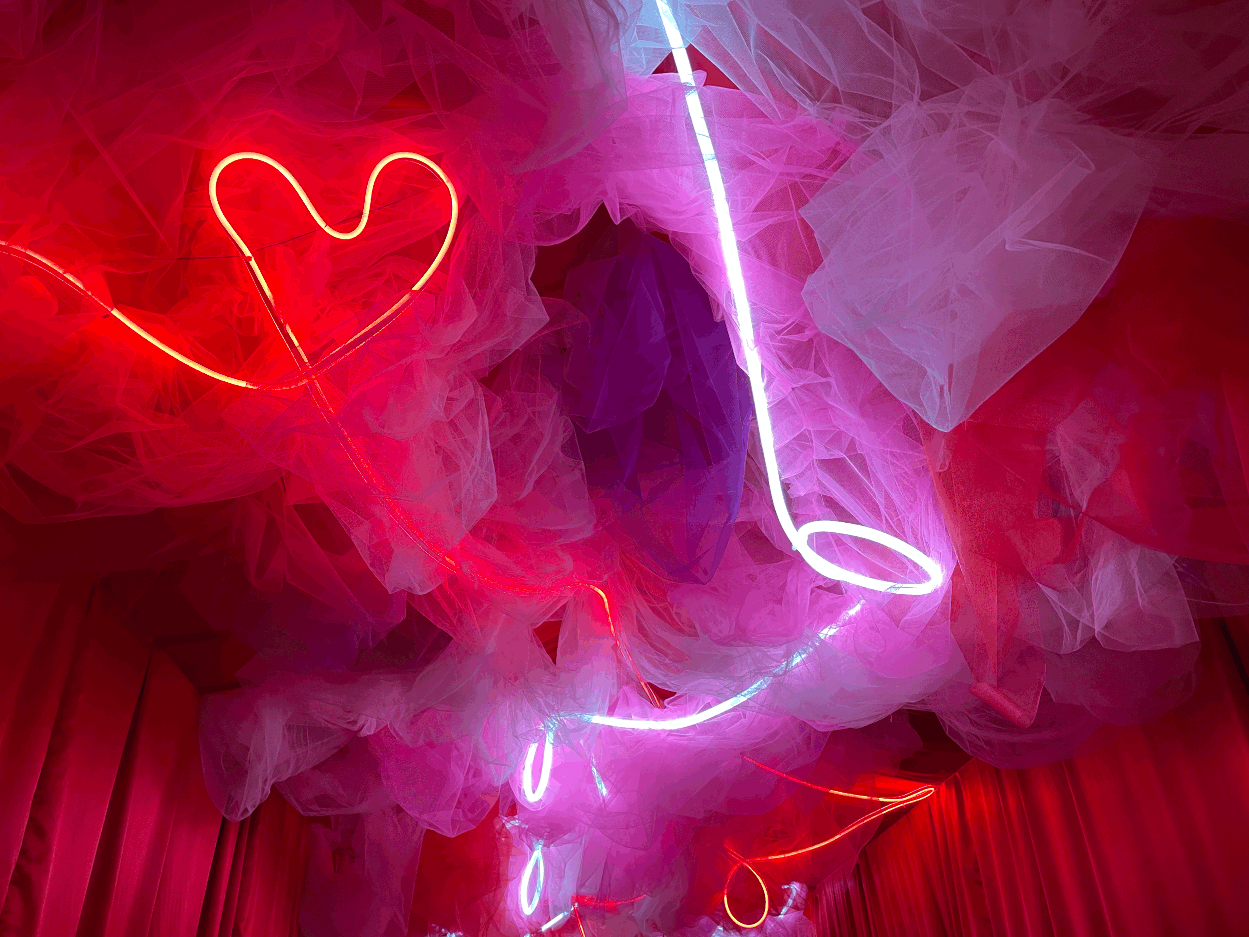BOXPARK "VALENTINES LOVE TUNNEL" 