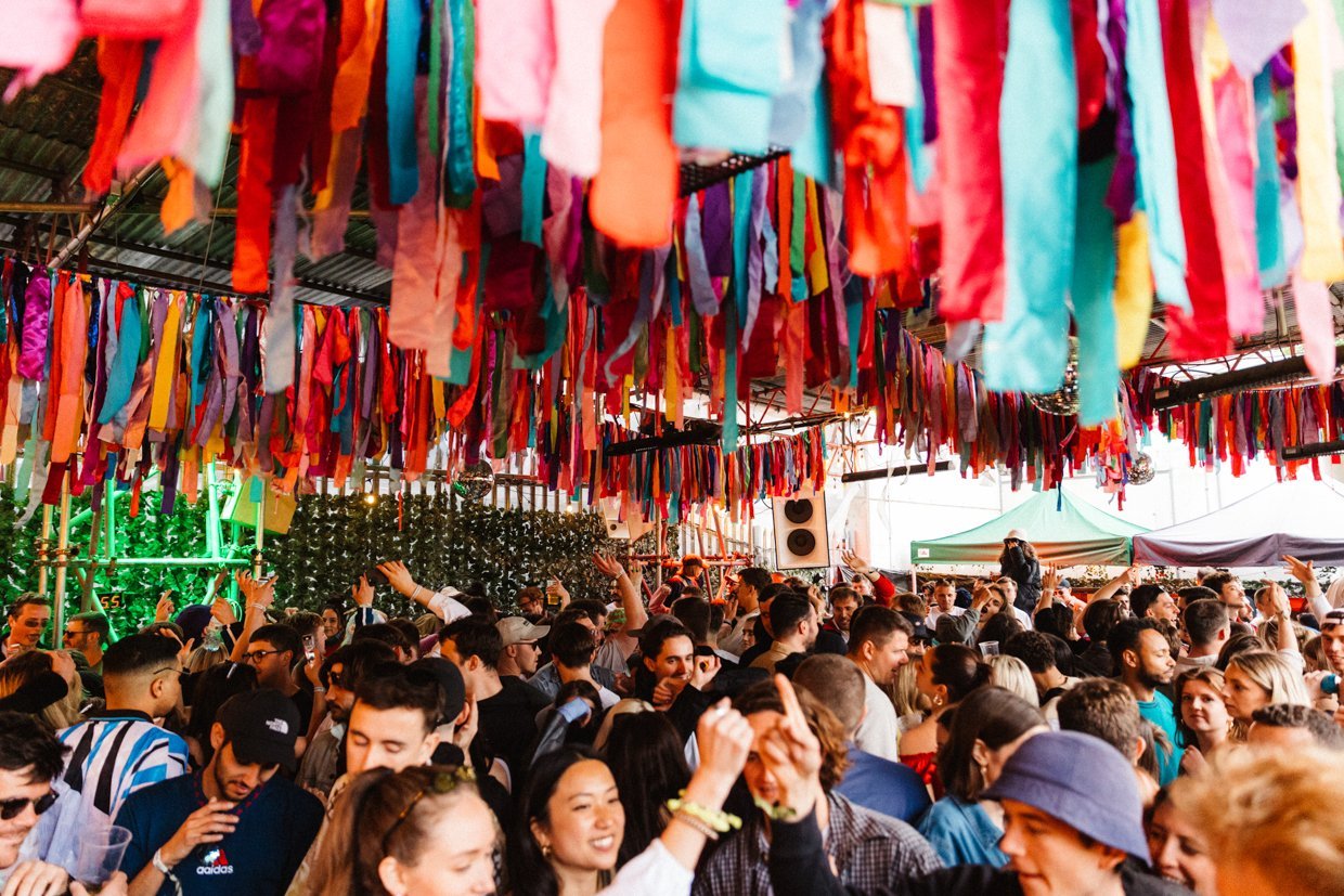 Multicolour bunting 