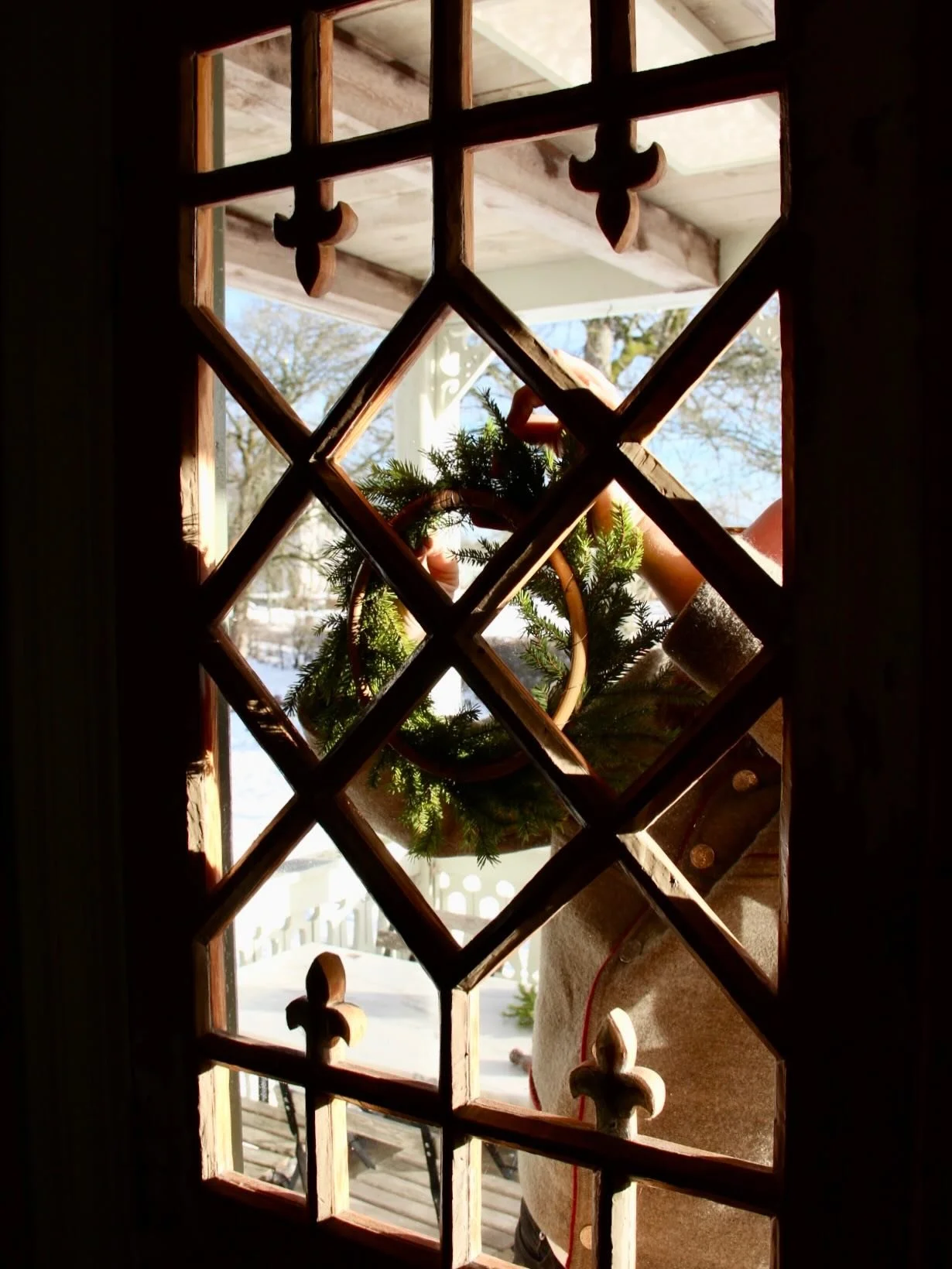 Our Christmas special opening times:

Friday 19.12. from 12-18
Tuesday 23.12. from 12-18
Friday 26.12. from 12-18
Wednesday 31.12. from 9-15

Welcome to Loshult &hearts;️ and merry Christmas to you!
Your Loshult Handelsbod Team