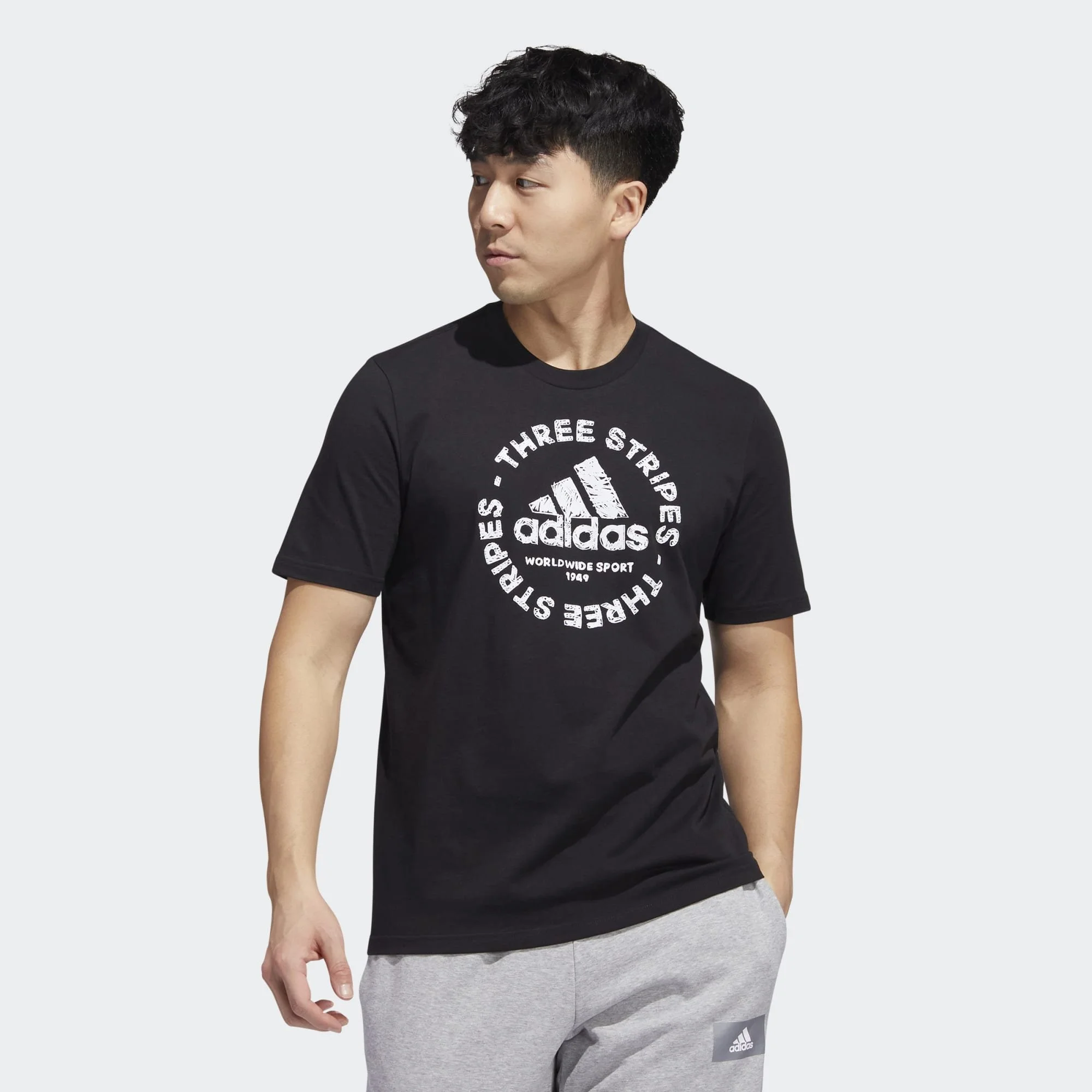 Sketch_Emblem_Graphic_Tee_Black_HK6765_21_model.jpeg