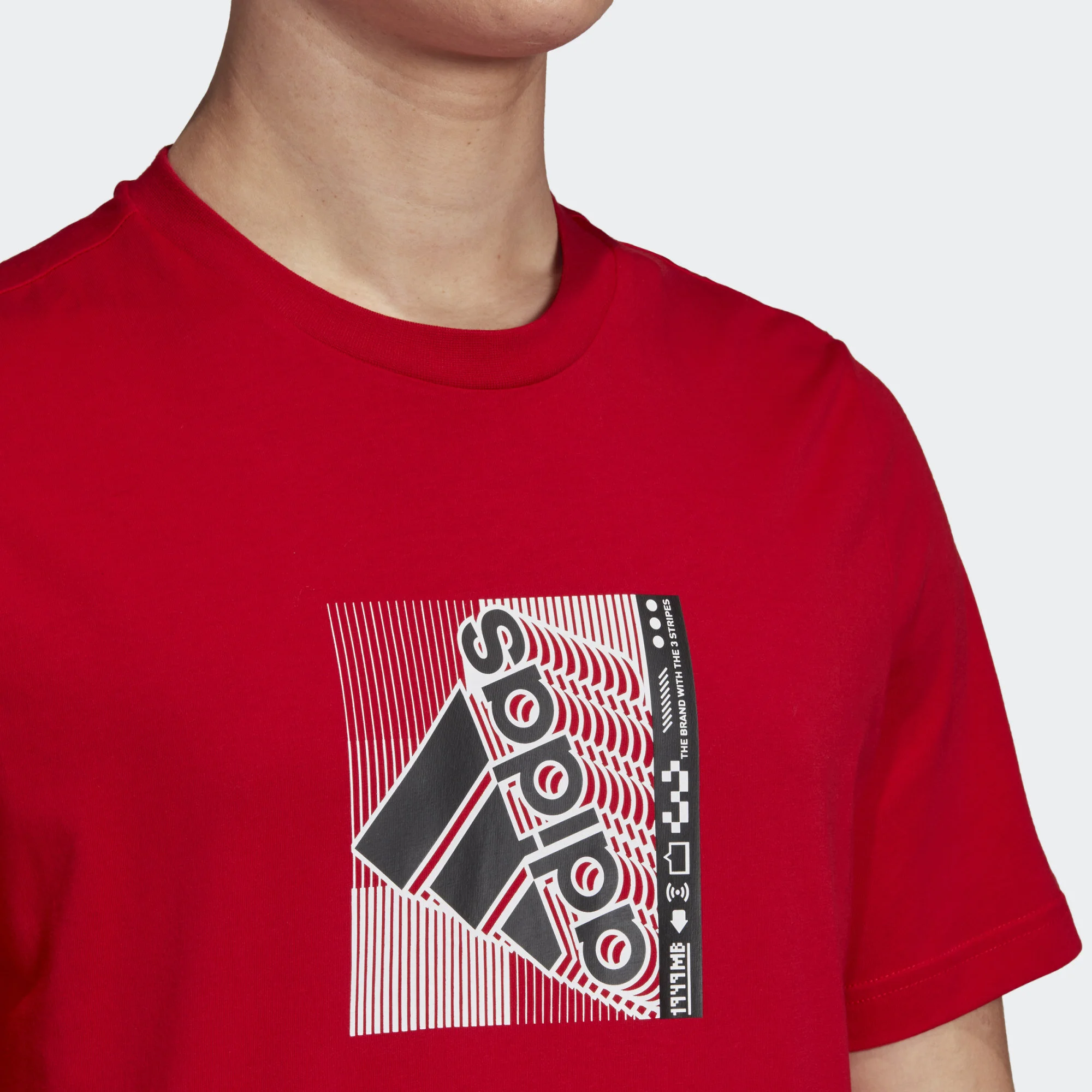 Retro_Media_Case_Tee_Red_GD5899_41_detail.jpg