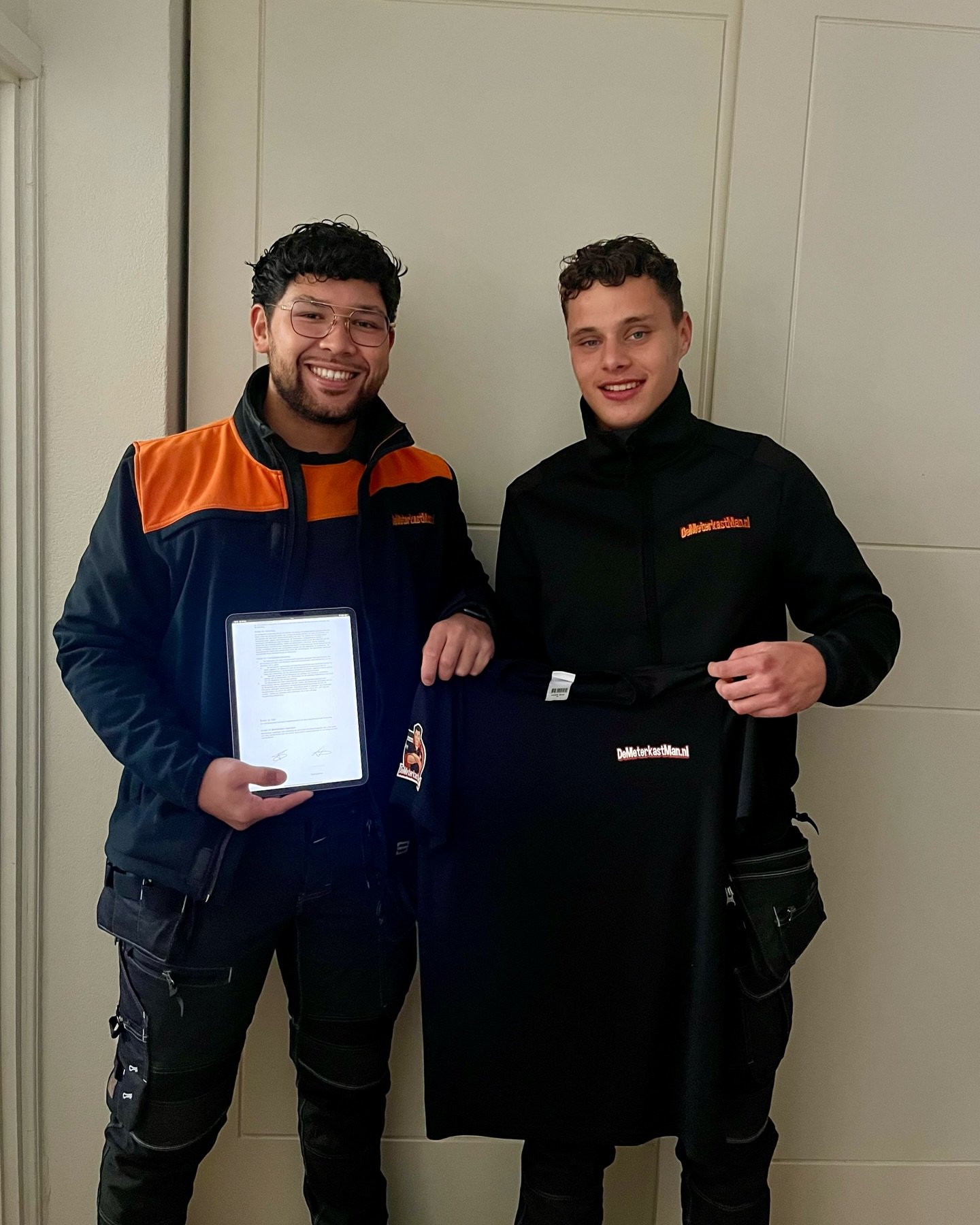 📣 Transfernieuws! ⚡️

Misschien heb je hem al voorbij zien komen, maar nu is het officieel!

Wij zijn superblij om onze nieuwste aanwinst aan te kondigen: Thom van der Klis! 🎉 Deze 18-jarige talentvolle leerling komt ons team versterken in het 2e l