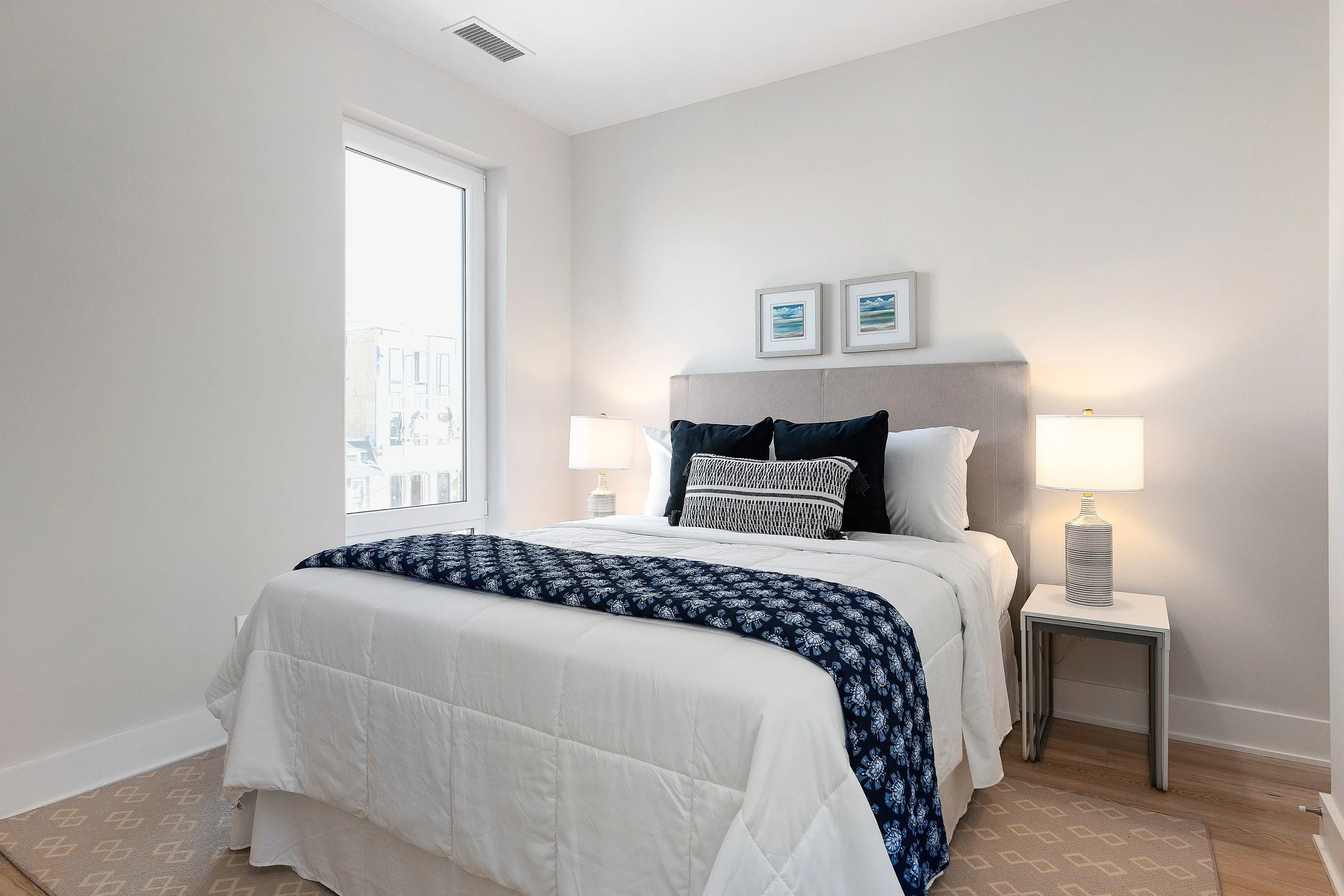 motif 304 (2nd bdrm) 01.jpg