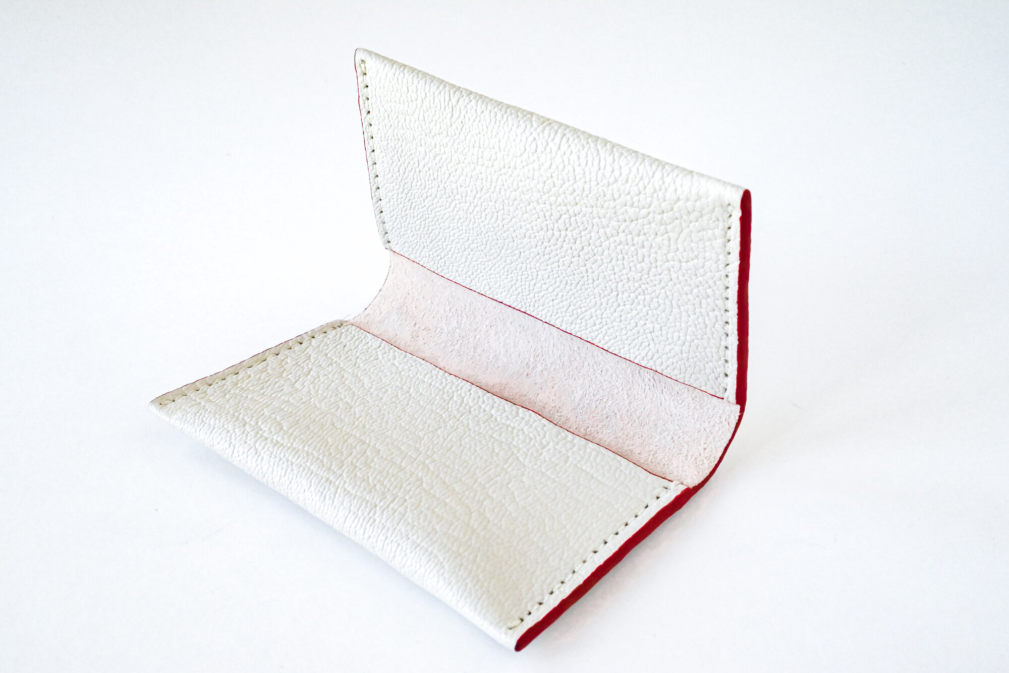 Wallet_Shot4_white.jpg