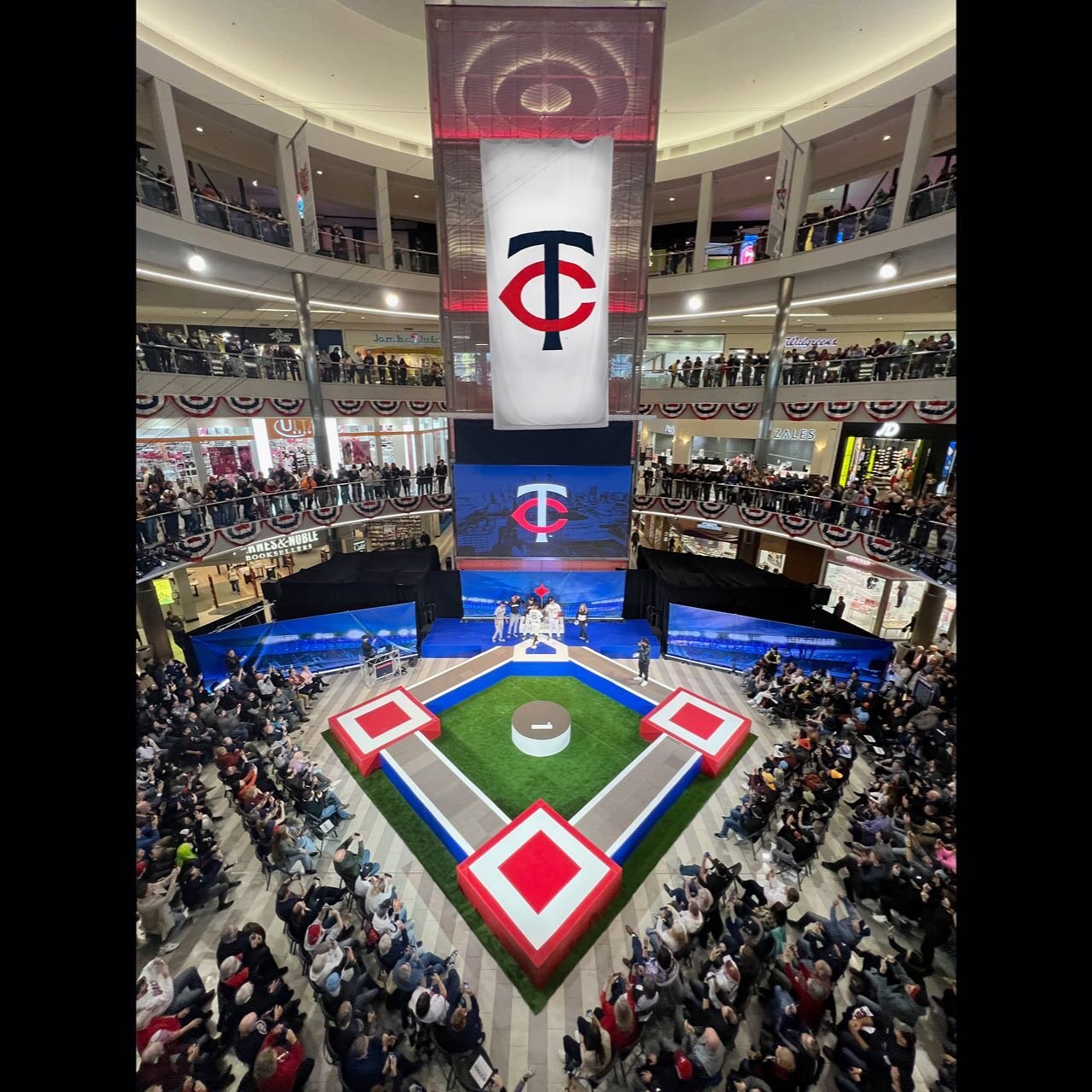 Congratulations to the Minnesota Twins and the entire Svedvik team for a spectacular brand relaunch!  Diverse influencers, stunning VIP kits, edge-of-your-seat social, and a culminating, once-in-a lifetime event at the Mall of America. Inspired by th