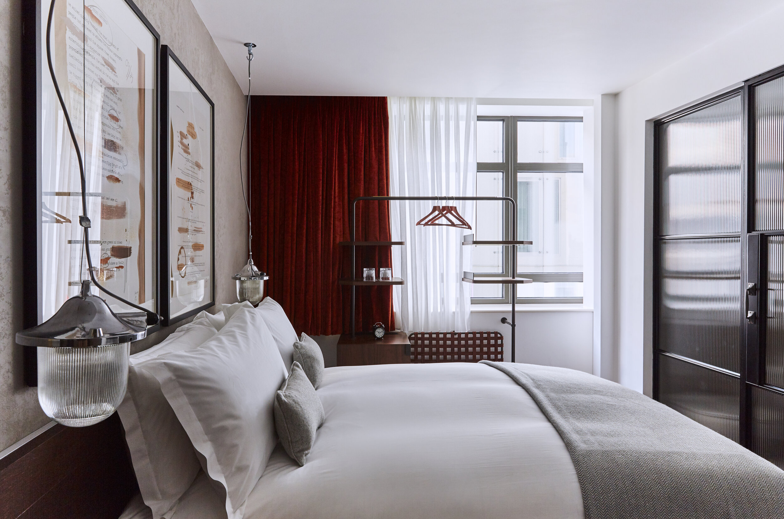 STANDARD QUEEN ROOM.jpg