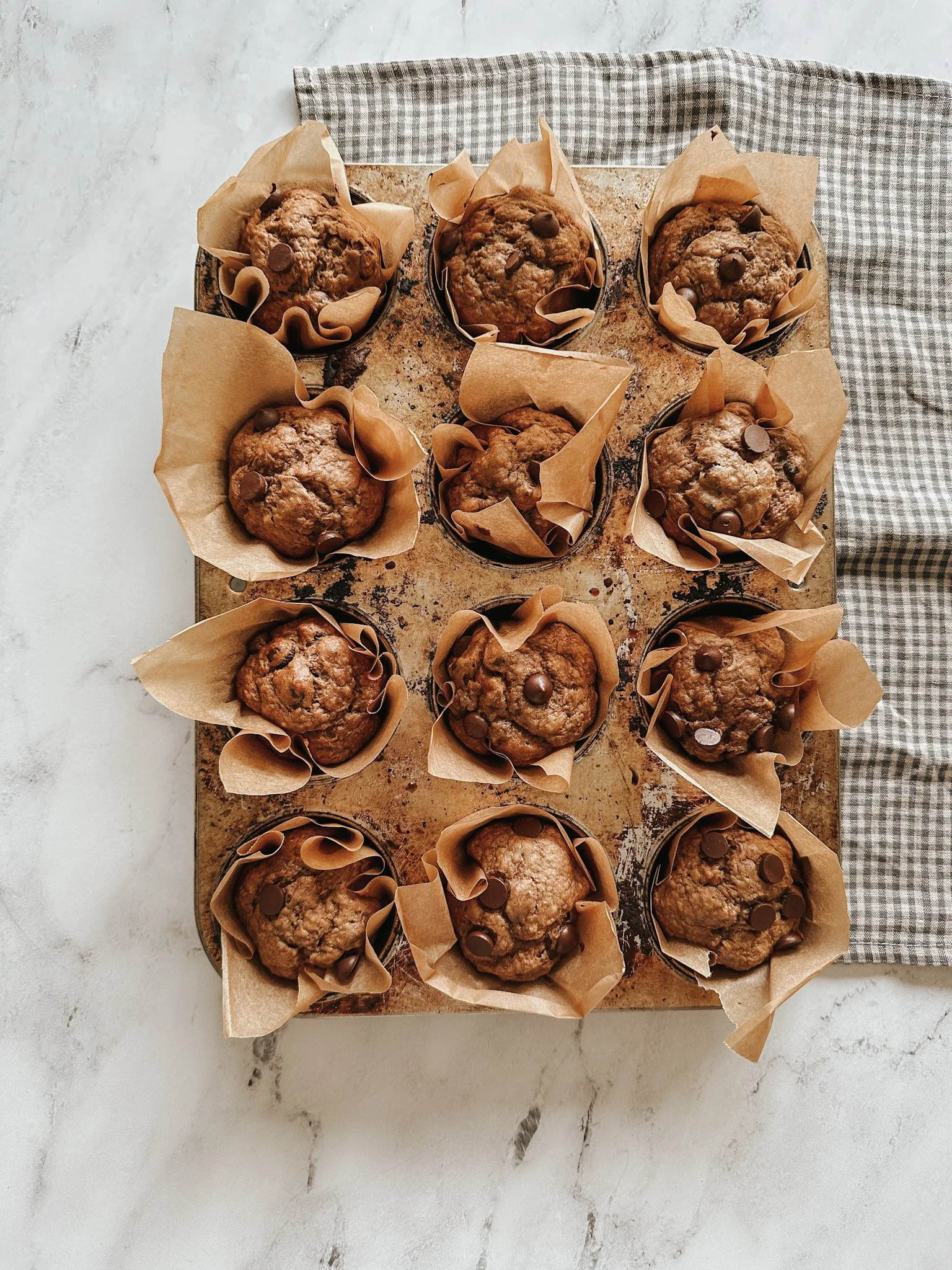 Cinnamon Chocolate Chip Banana Muffins