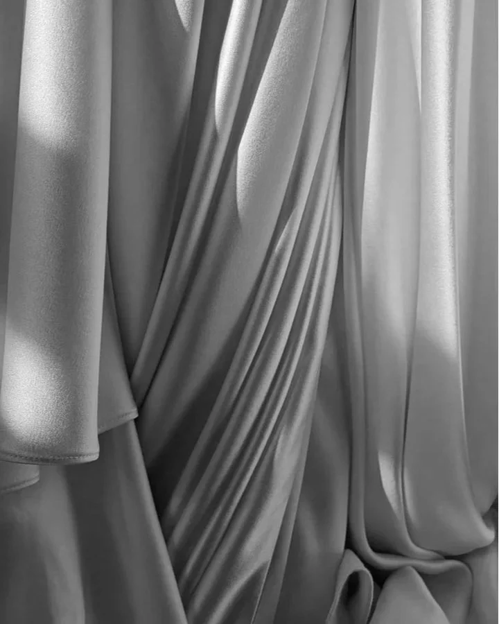 CONSCIOUSLY SOURCED.   

We seek out luxury fabrics with credible environmental credentials, alongside considered choices throughout construction.