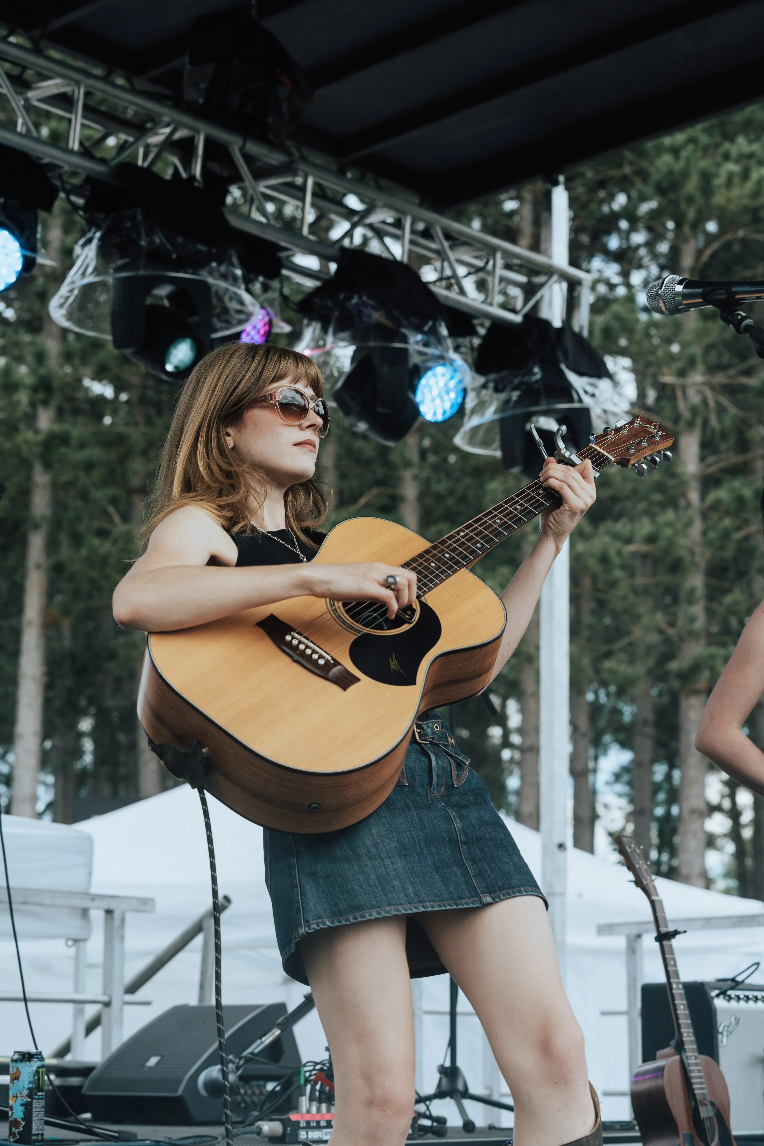 Folk Bitch Trio - Blue Ox SmouseintheHouse-3.jpg