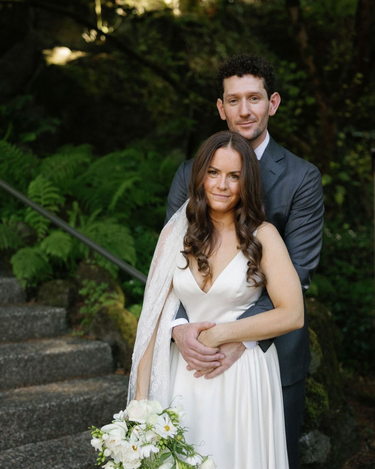 Loving all the variety of portraits that  W + B had during their day! Take time for those individual moments 📸

Happy 1 Year Weekend Wedding W + B! 

@woodlark_hotel
@vibrant_table 
@pinologelato
@wadeoutwest 
@fieldworkflowers 
@thewildeflower.co @