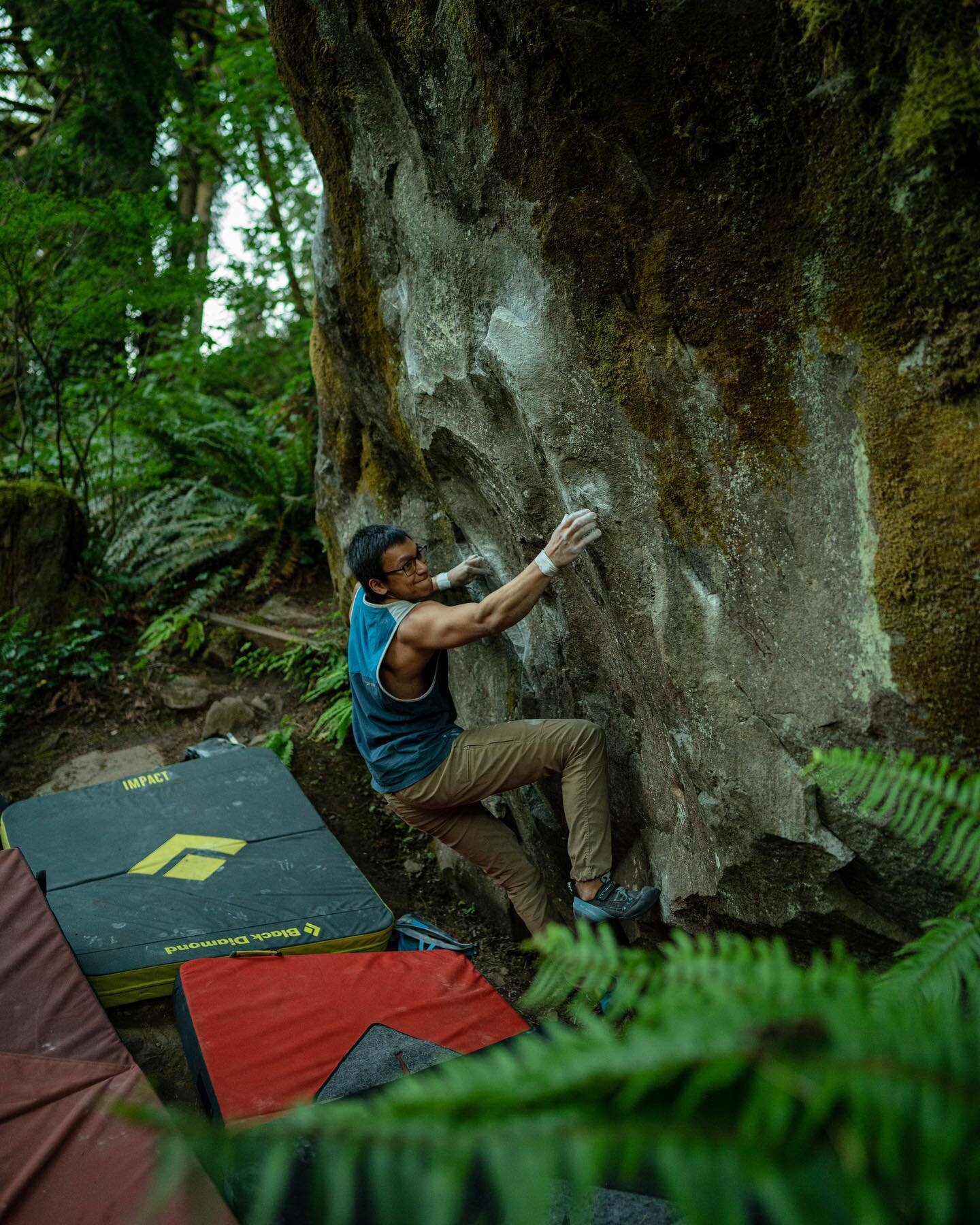 It&rsquo;s been a long time since I went bouldering outside. Love chilling outside with friends and yelling and rocks.

#rockclimbing #rockclimbinglife #rockclimbingwall #rockclimbingphotography #rockclimbingproblems #rockclimbingaddict #rockclimbing